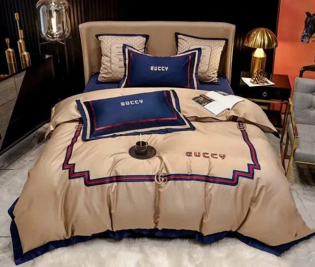 Gucci Beige Navy Logo Brand Bedding Set Bedspread Bedroom Luxury Home Decor