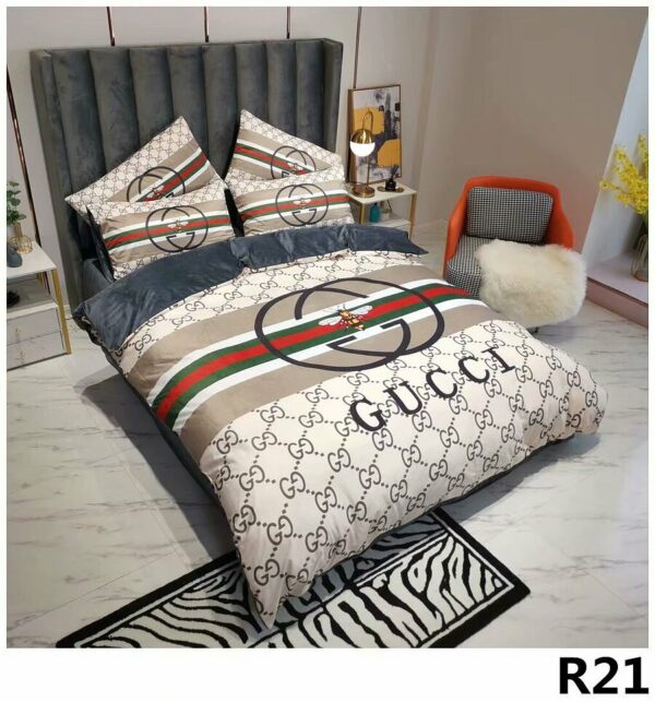 Gucci Logo Brand Bedding Set Bedspread Home Decor Bedroom Luxury