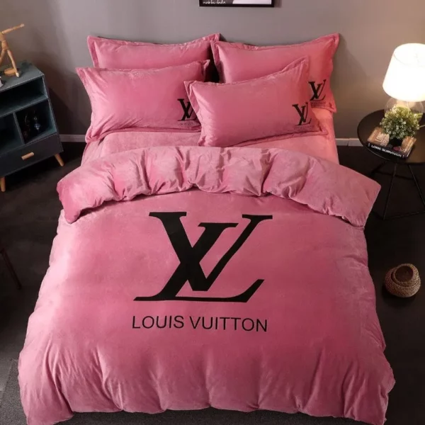 Louis Vuitton Pinky Logo Brand Bedding Set Bedspread Bedroom Luxury Home Decor