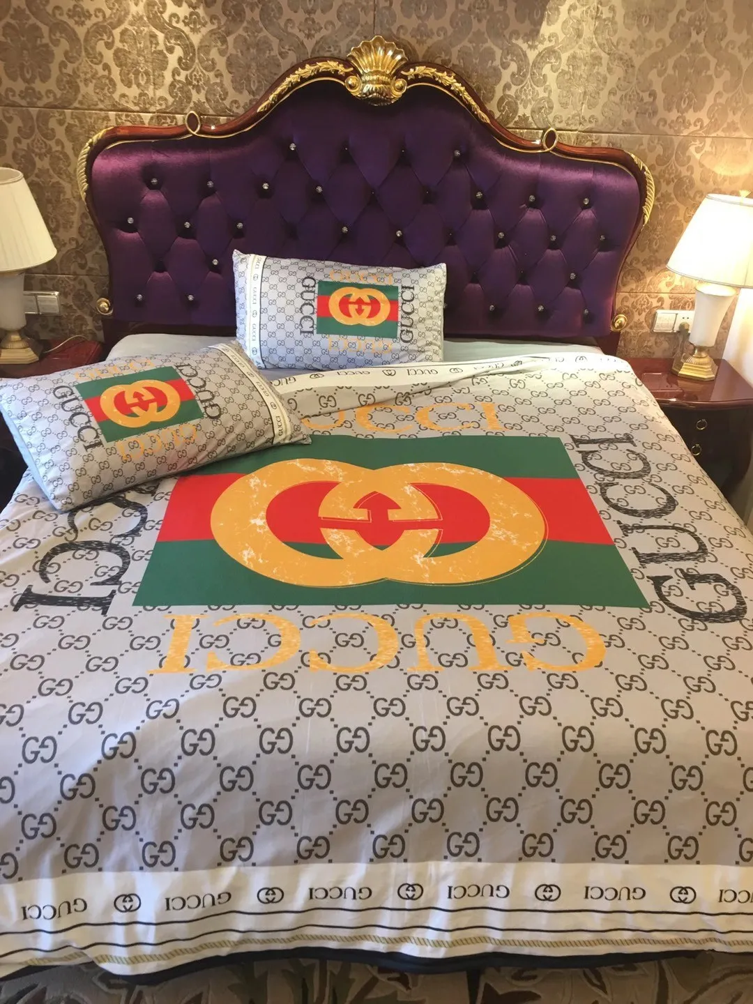 Gucci Golden Logo Brand Bedding Set Home Decor Bedspread Luxury Bedroom