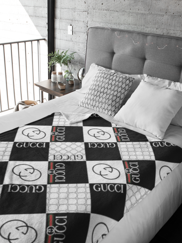 Gucci Newest Logo Fleece Blanket Home Decor Luxury Fashion Brand