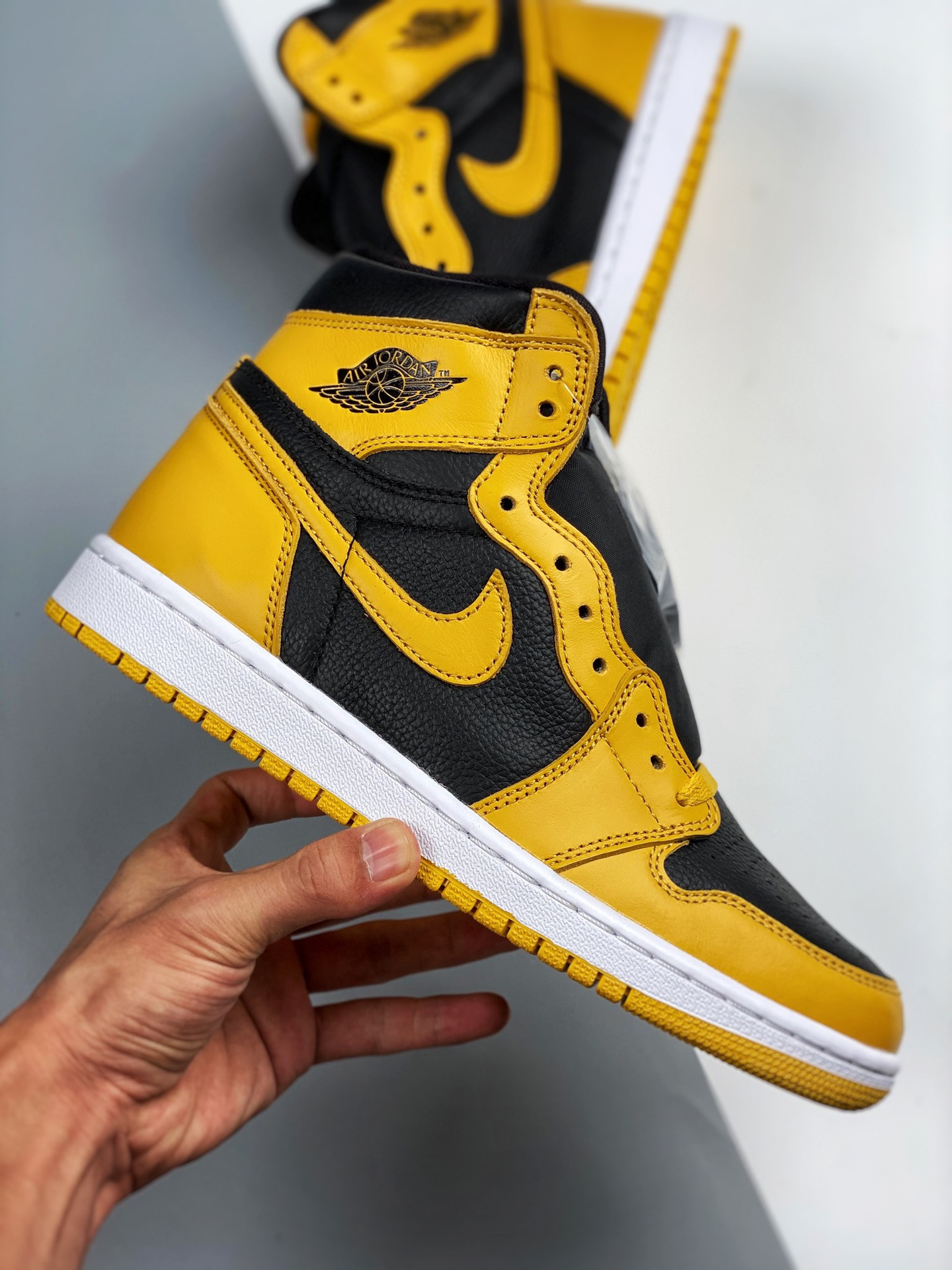 Air Jordan 1 High OG Pollen Black-White 555088-701 For Sale