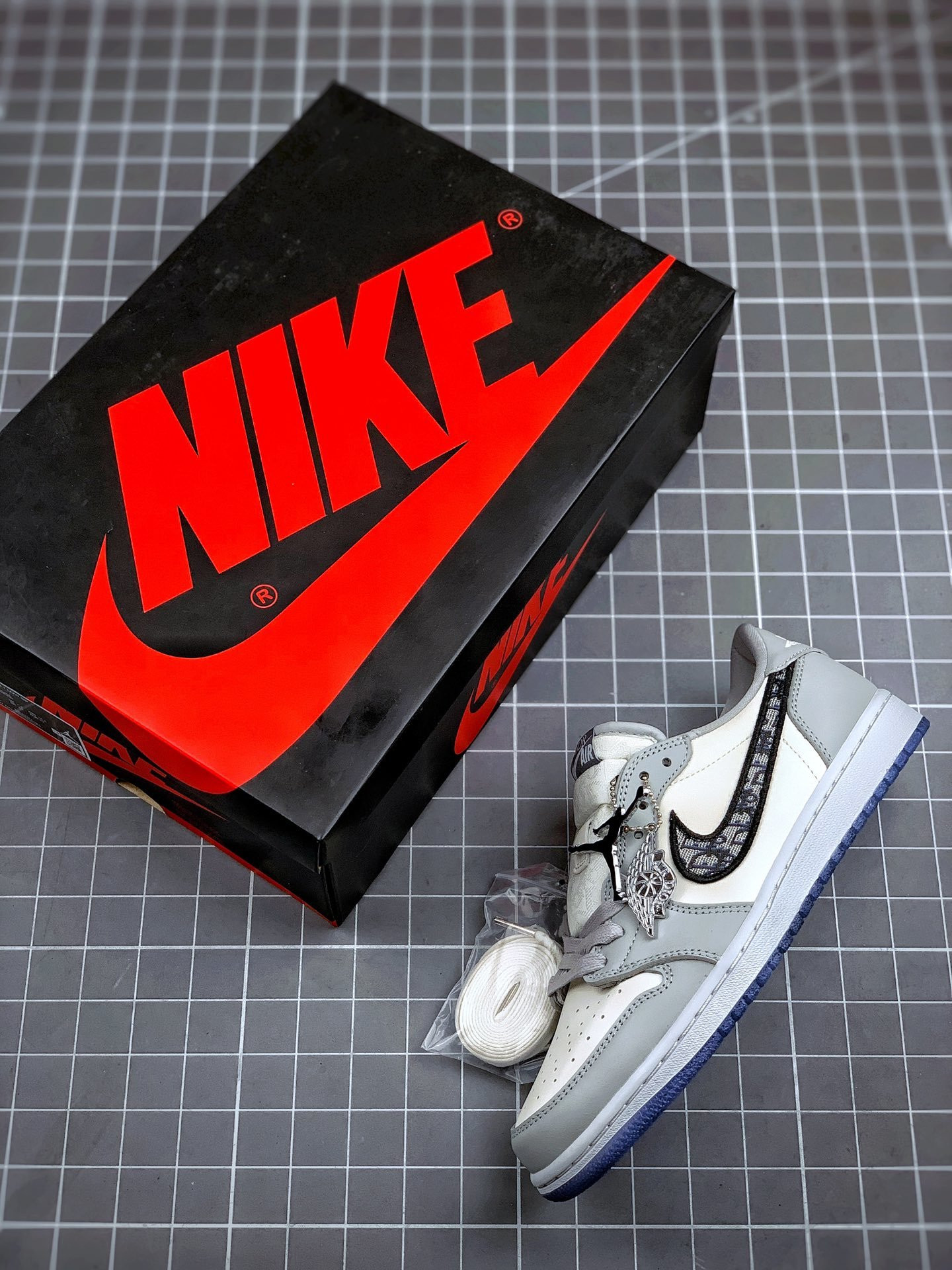 Dior x Air Jordan 1 Low Wolf Grey Sail-Photon Dust-White For Sale