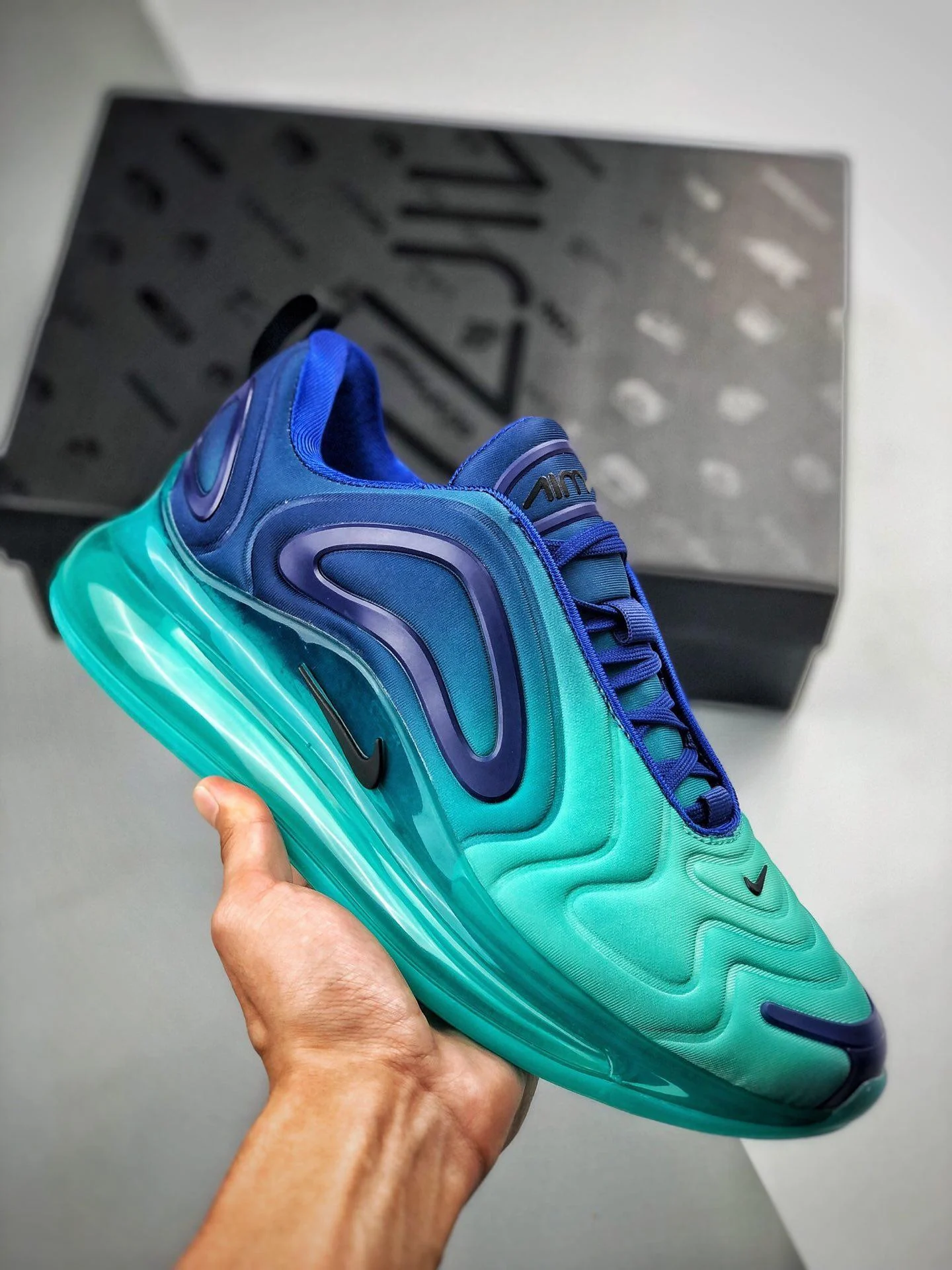 Nike Air Max 720 Green Carbon AO2924-400 For Sale