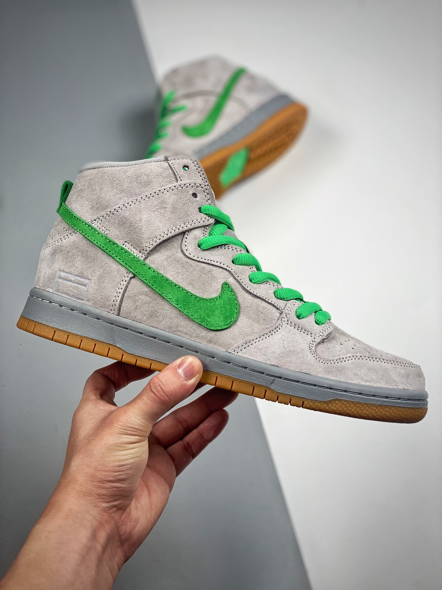 Nike SB Dunk High Silver Box Metallic SilverHyper Verde-Gum Yellow For Sale