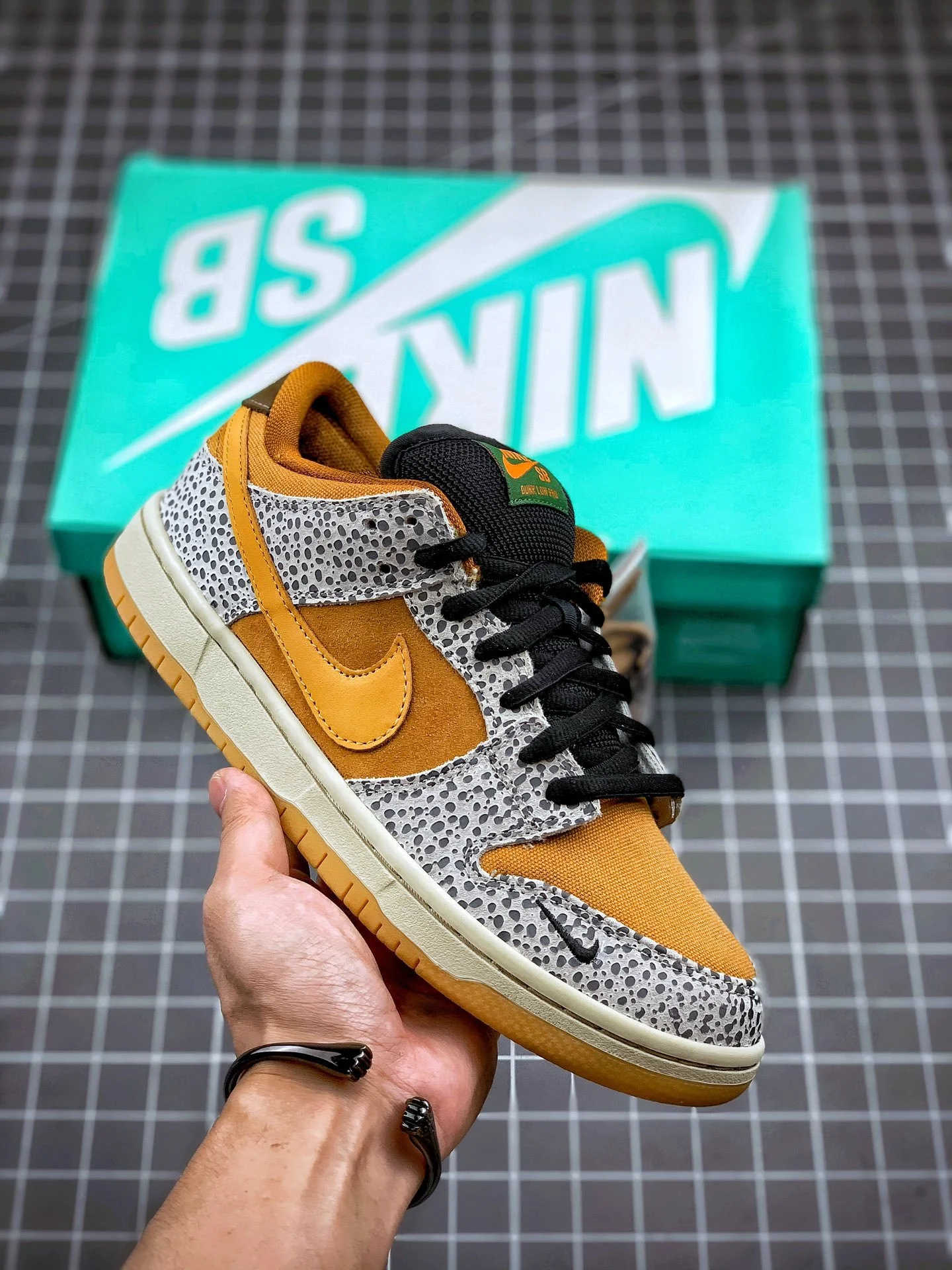 Nike SB Dunk Low Safari Neutral Grey Kumquat-Desert Ochre CD2563-002 For Sale