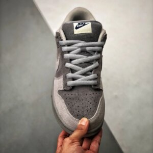 Nike SB Dunk Low London Soft Grey Magnet For Sale