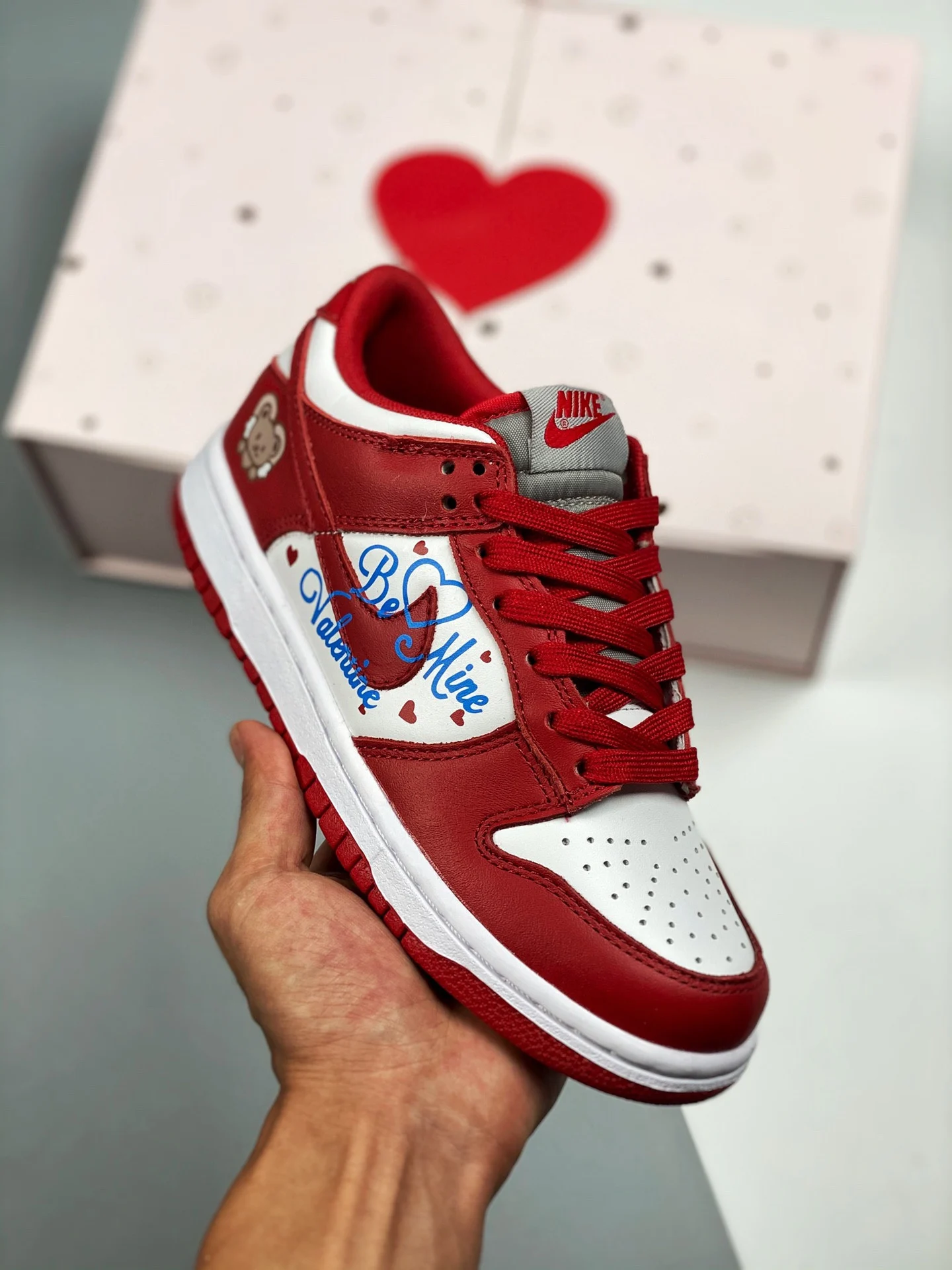 Nike SB Dunk Low Valentines Day For Sale