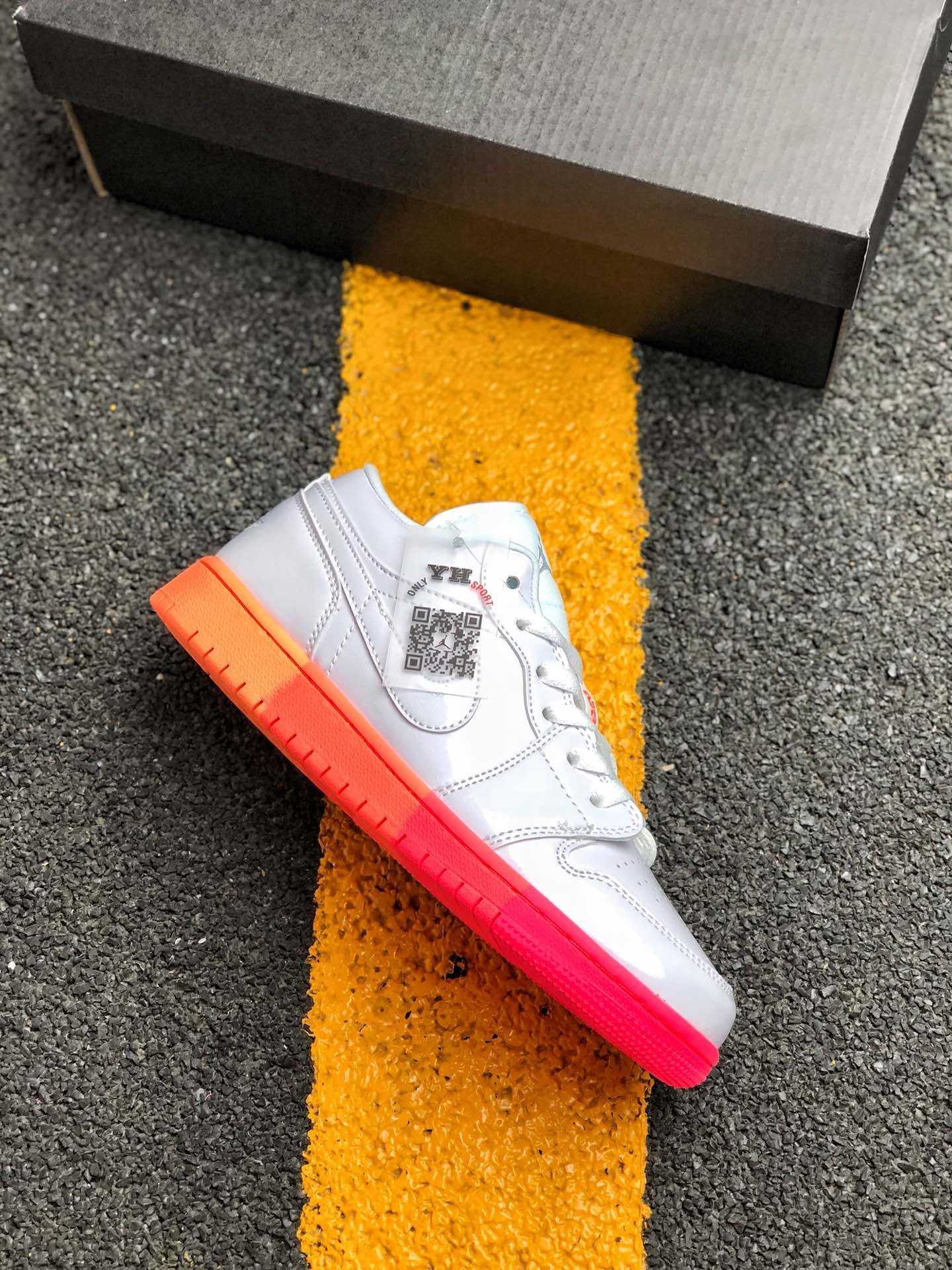 Air Jordan 1 Low GS White Bright Crimson-Bright Mango-White For Sale