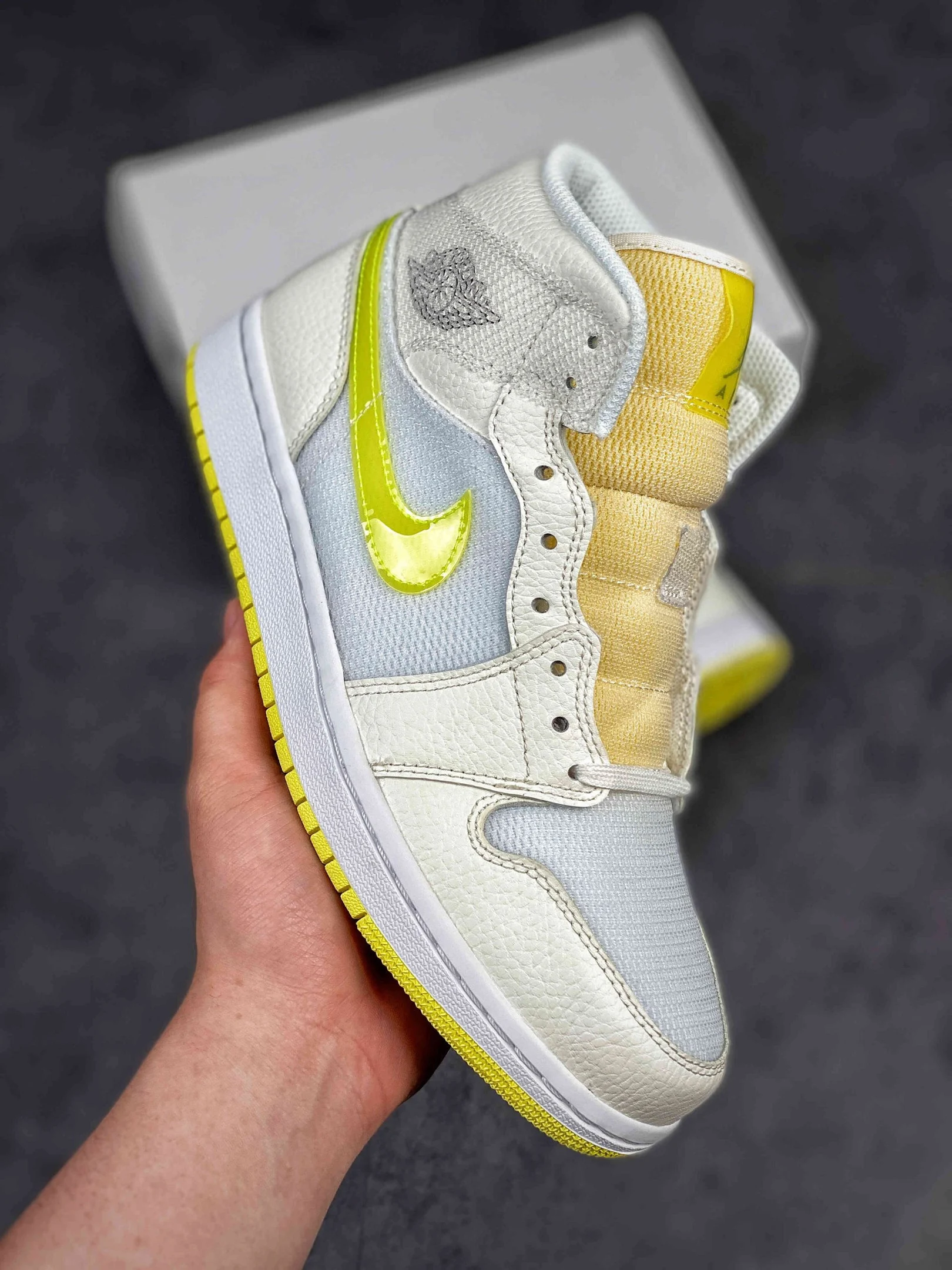 Air Jordan 1 Mid SE Sail Light Voltage Yellow-White For Sale