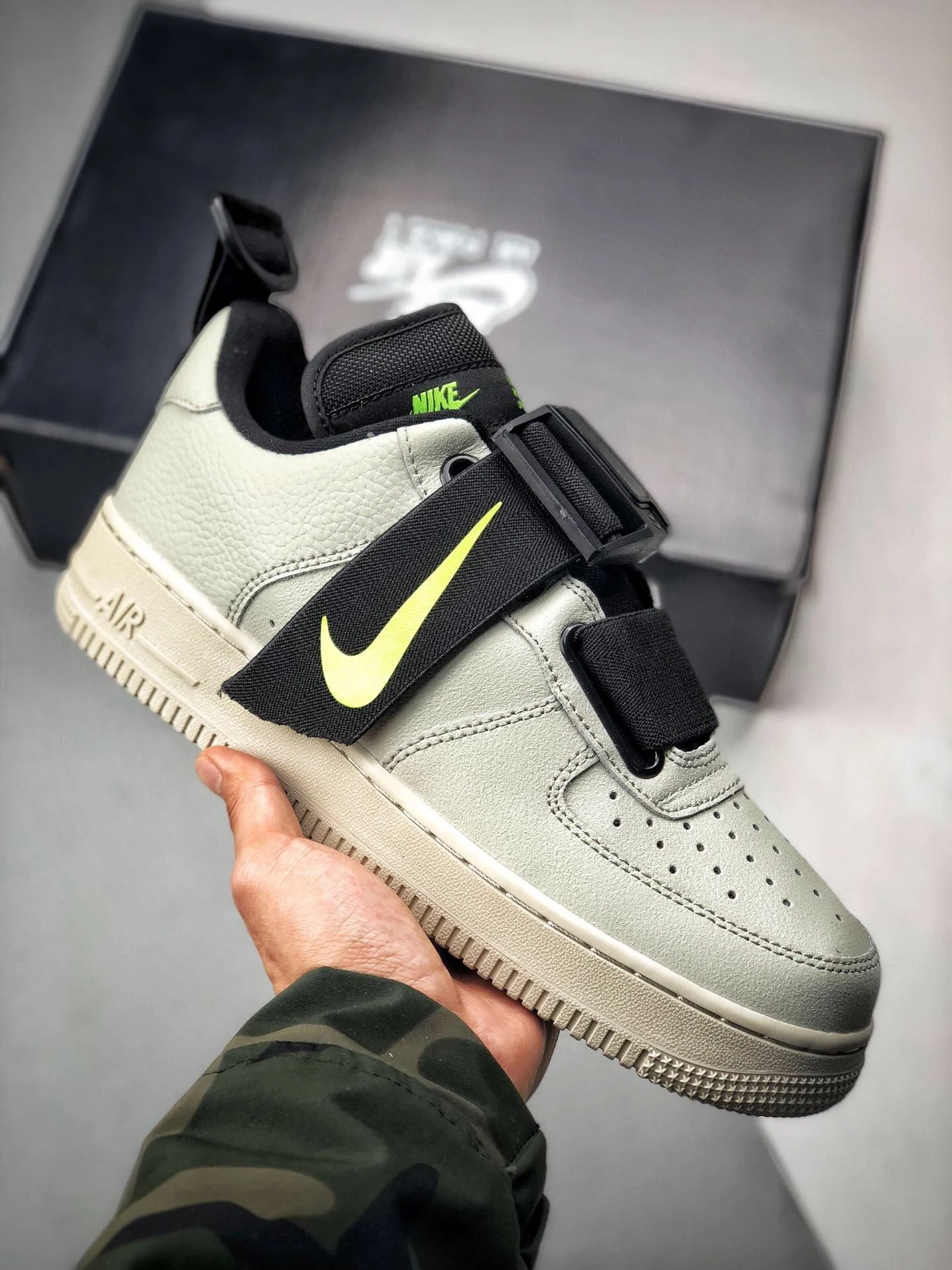 Nike Air Force 1 Utility Spruce Frog Black-Volt AO1531-301 For Sale