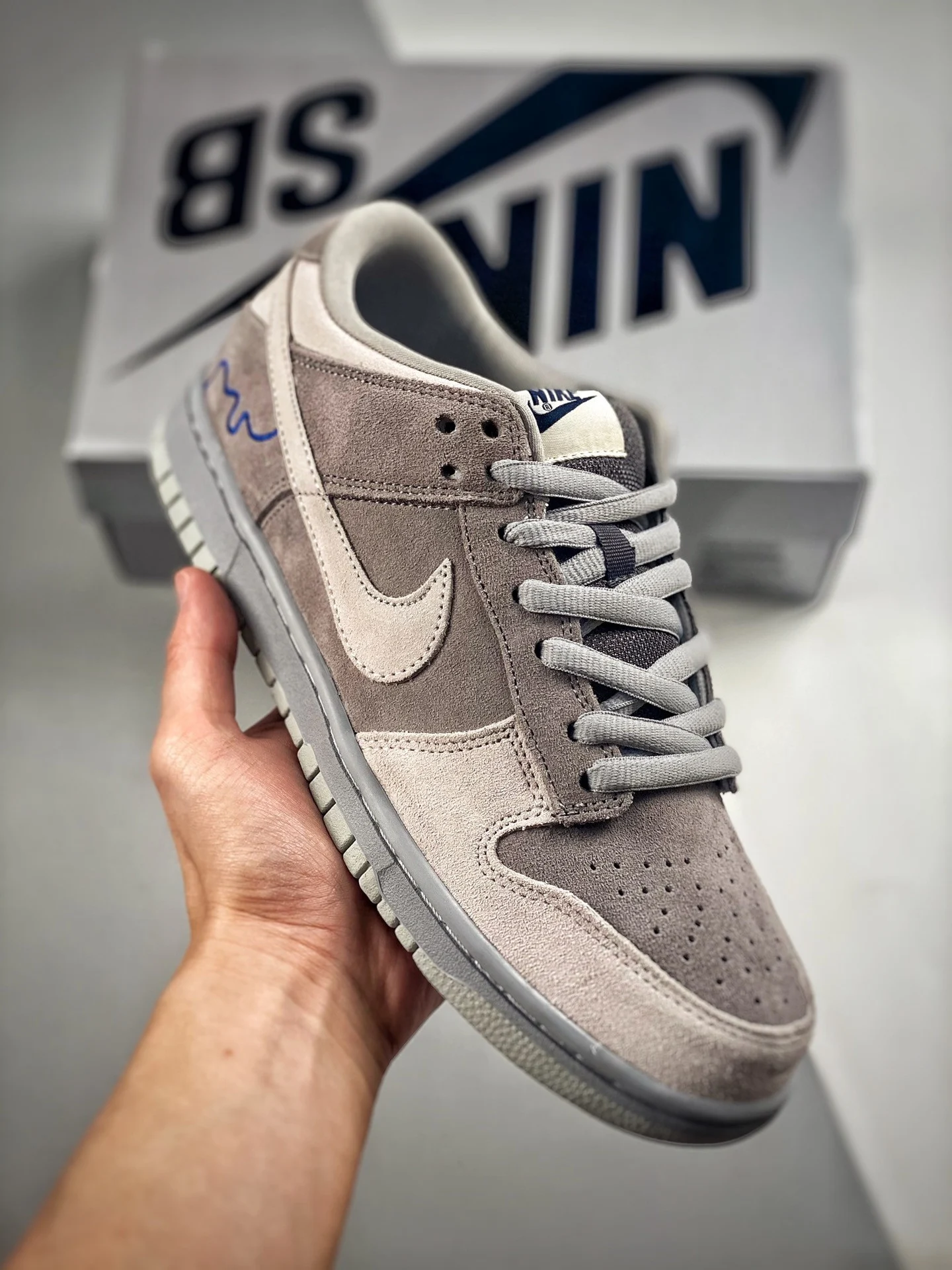 Nike SB Dunk Low London Soft Grey Magnet 308269-111  For Sale