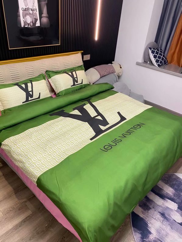 Louis Vuittongoldth.Com Logo Brand Bedding Set Bedroom Home Decor Luxury Bedspread