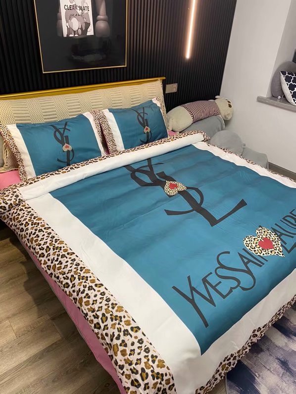 Yslgoldth.Com Logo Brand Bedding Set Bedspread Home Decor Luxury Bedroom