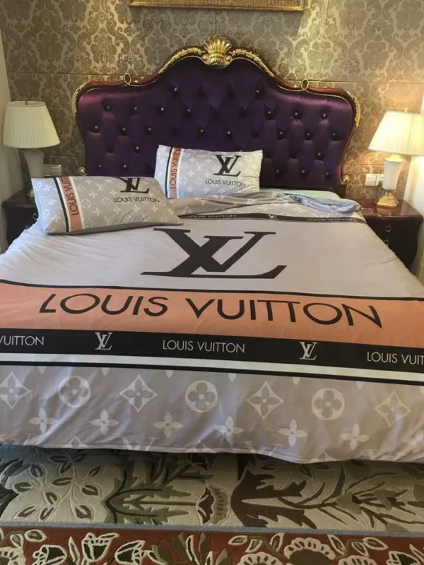 Louis Vuiton Louis Vuitton Logo Brand Bedding Set Bedspread Luxury Home Decor Bedroom