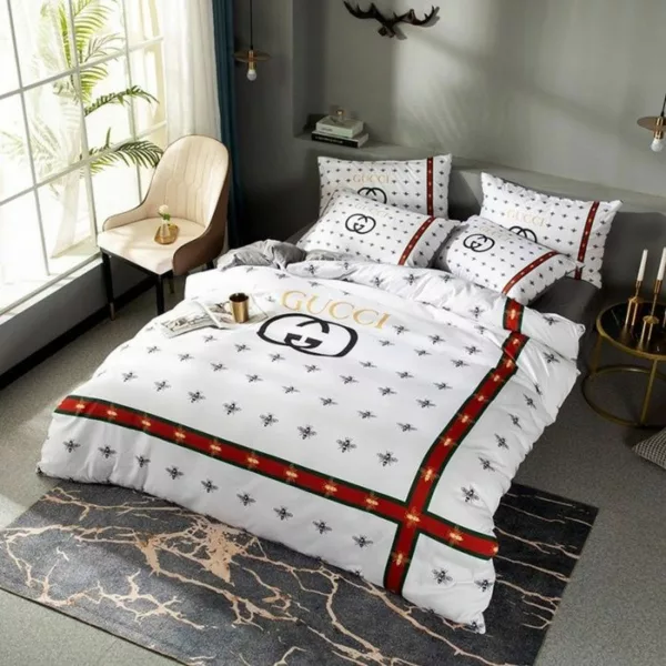 Gucci White Bees Logo Brand Bedding Set Luxury Bedroom Bedspread Home Decor