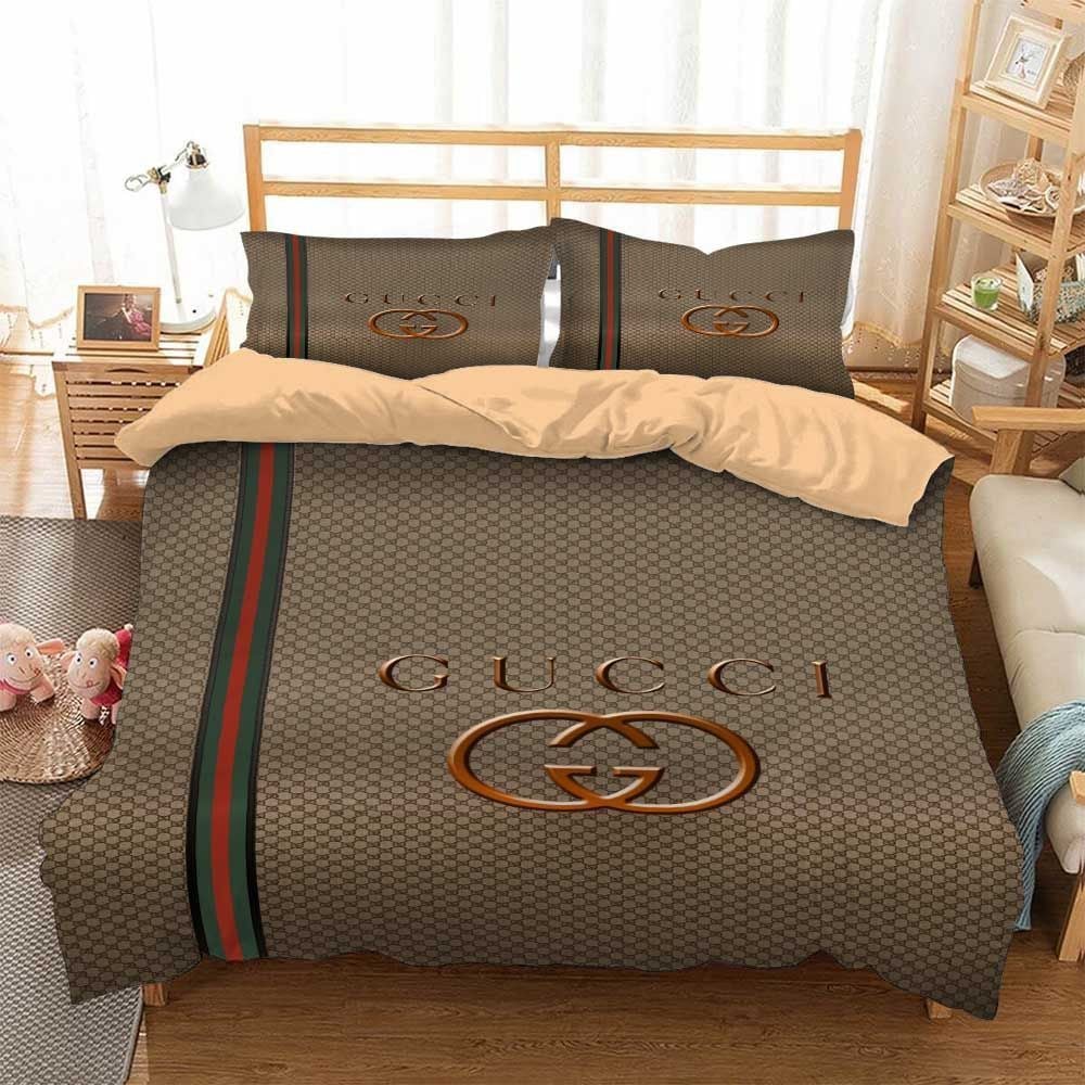 Gucci Golden Logo Brand Bedding Set Luxury Home Decor Bedroom Bedspread