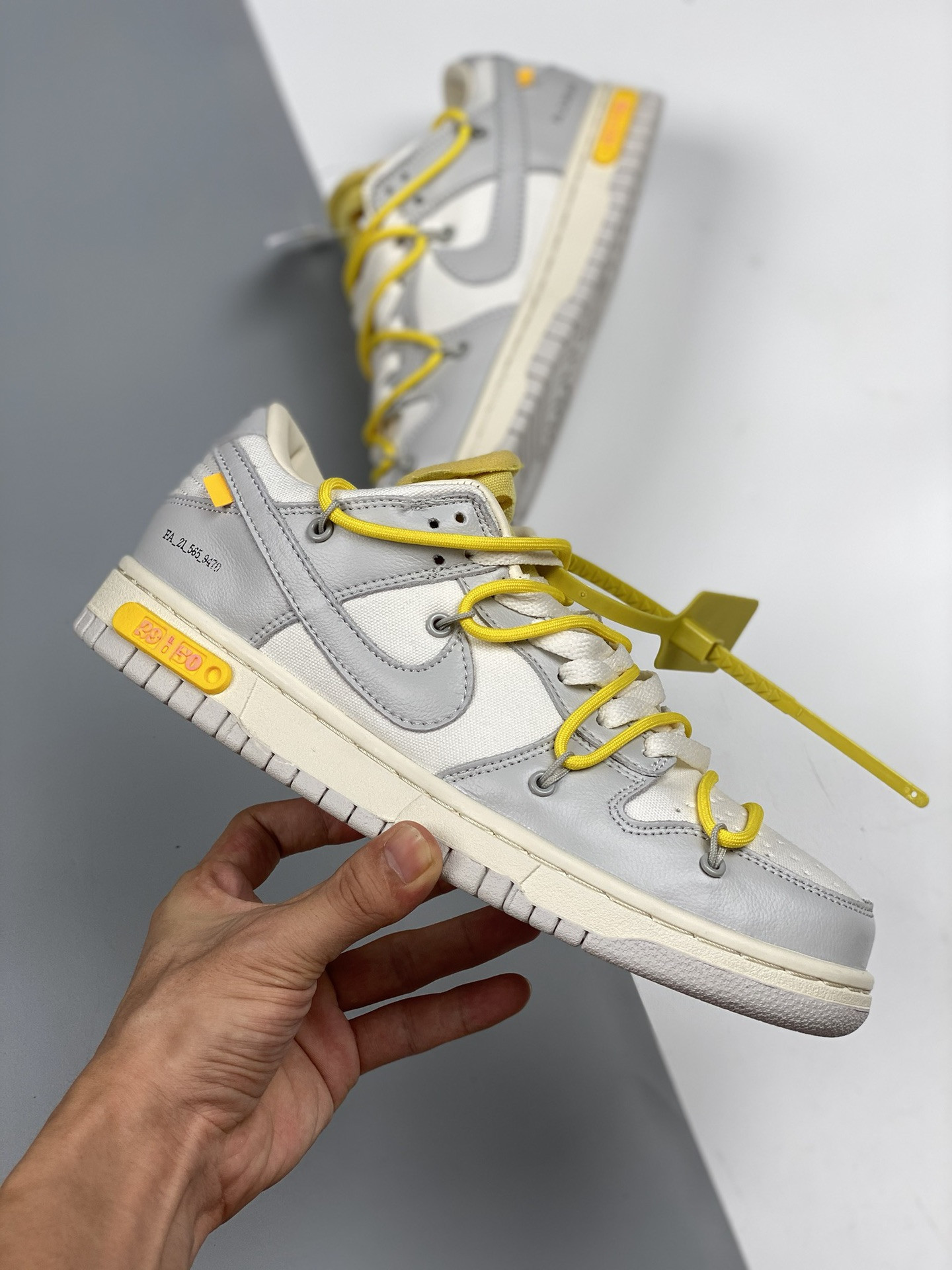 Off-White x Nike Dunk Low 29 of 50 Grey Sail For Sale