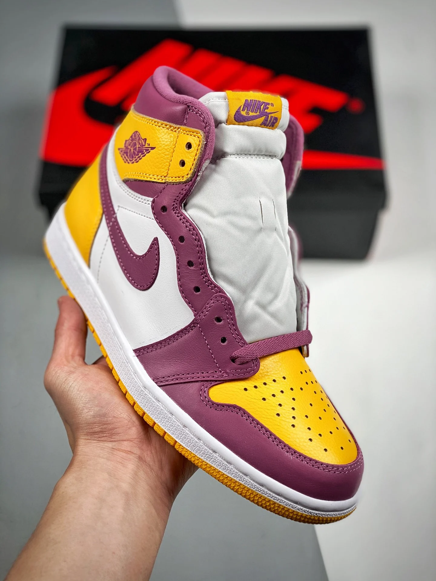 Air Jordan 1 High OG Brotherhood University Gold Light Bordeaux-White For Sale