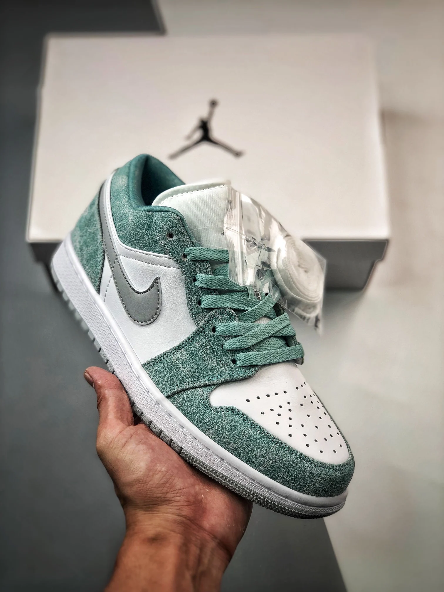 Air Jordan 1 Low New Emerald White-Light Steel Grey DN3705-301 For Sale