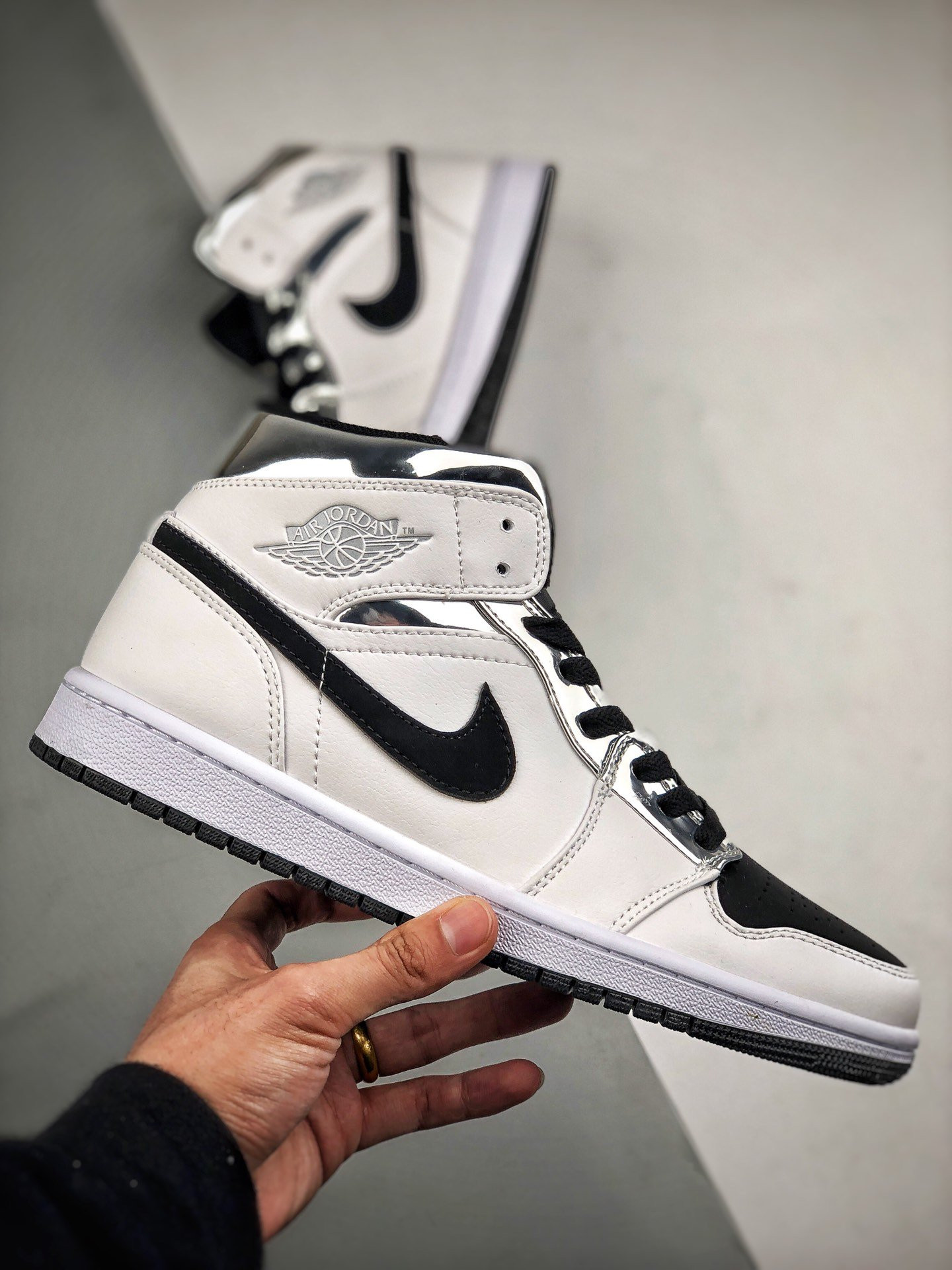 Air Jordan 1 Mid Pass The Torch White Silver On Sale