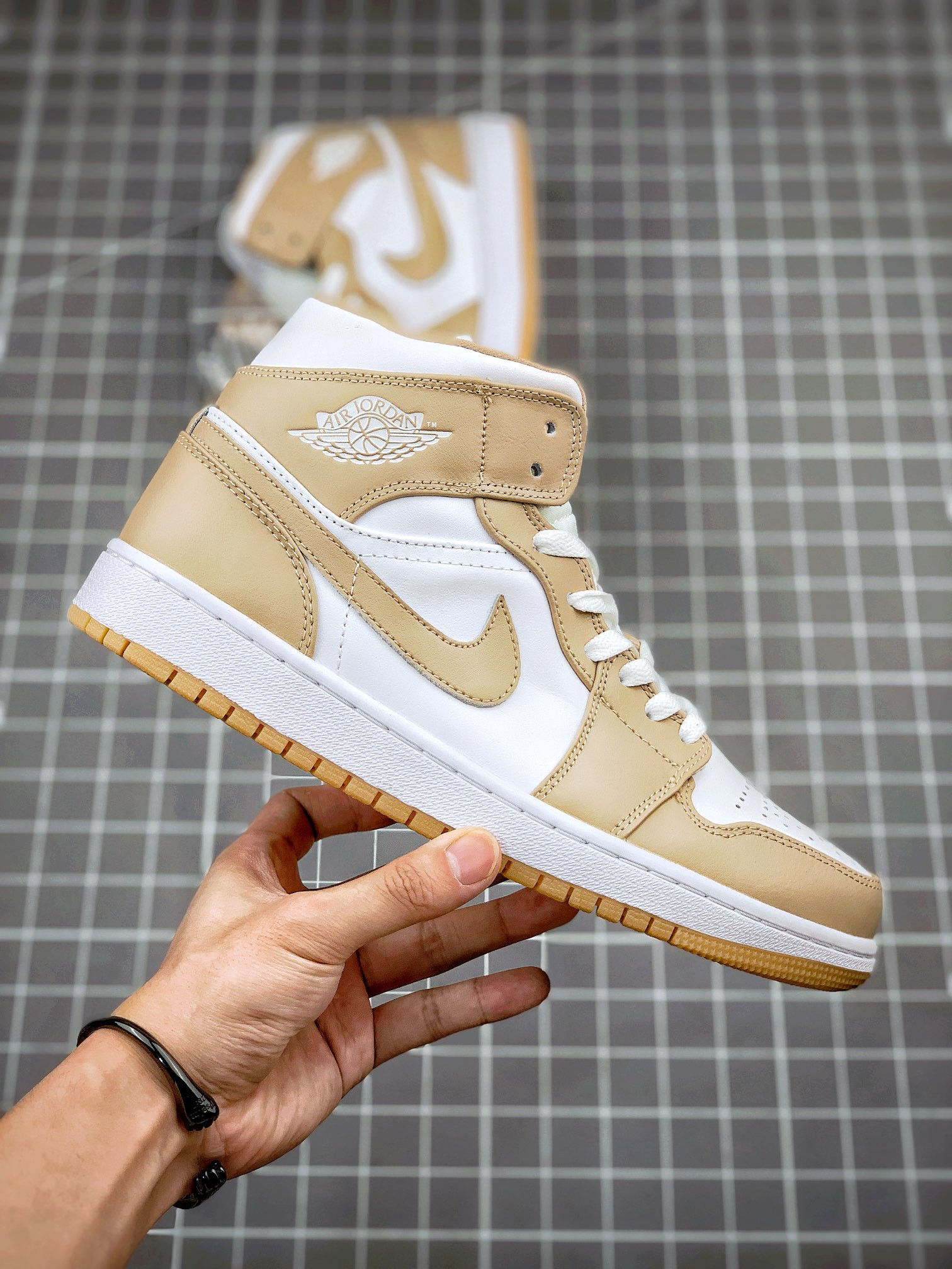 Air Jordan 1 Mid Tan Gum 554724-271 For Sale