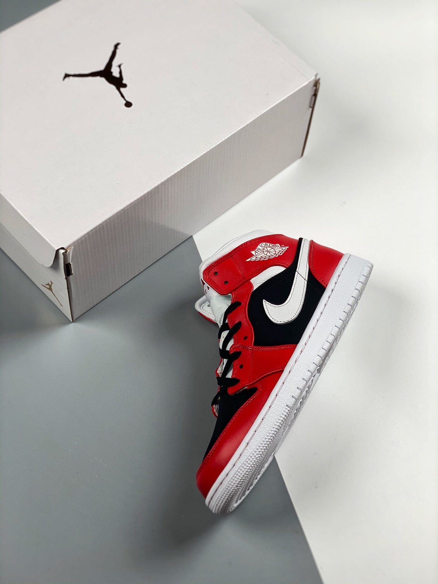 Air Jordan 1 Mid Chicago Gym Red White-Black For Sale