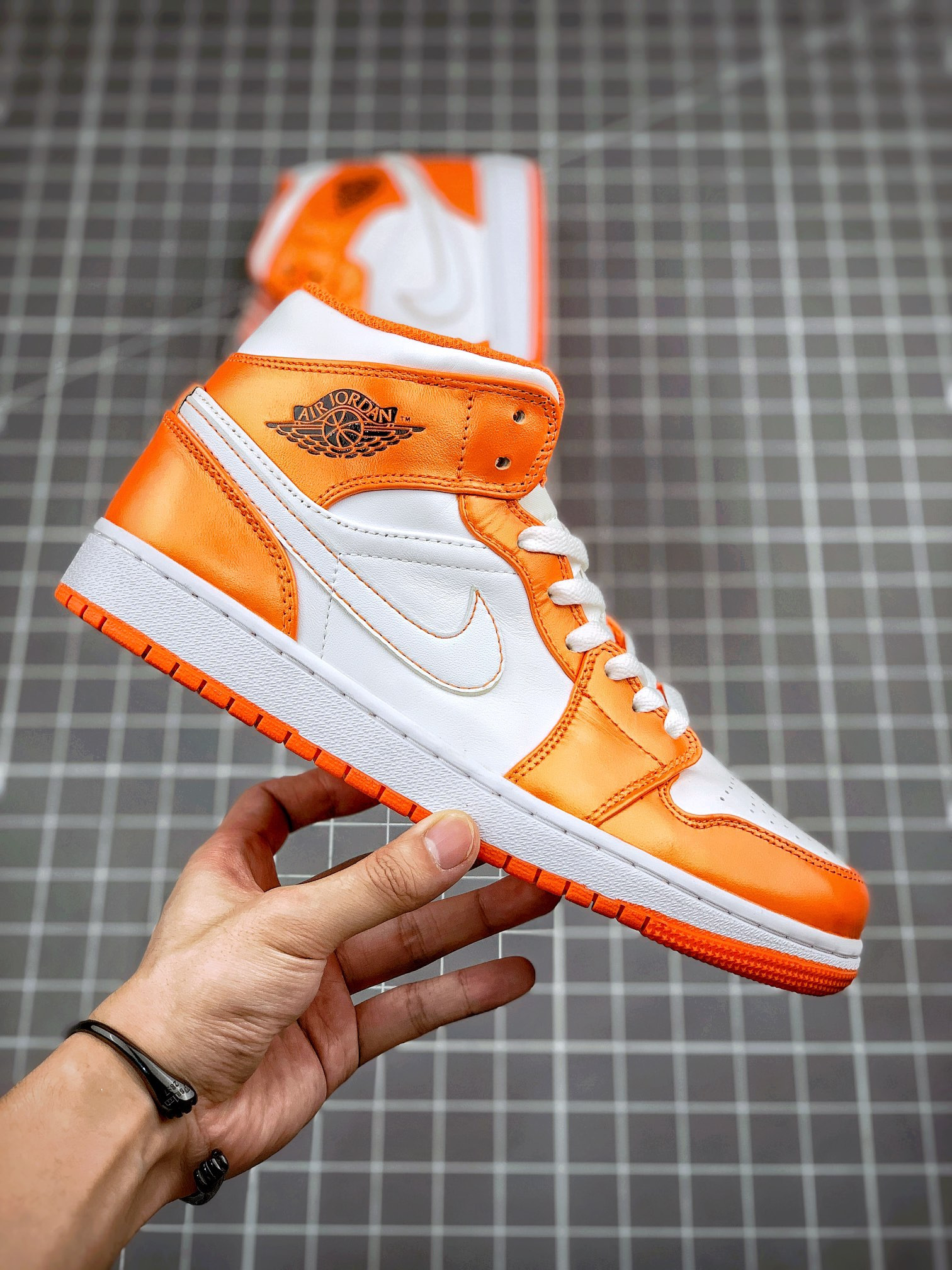 Air Jordan 1 Mid Electro Orange DM3531-800 For Sale