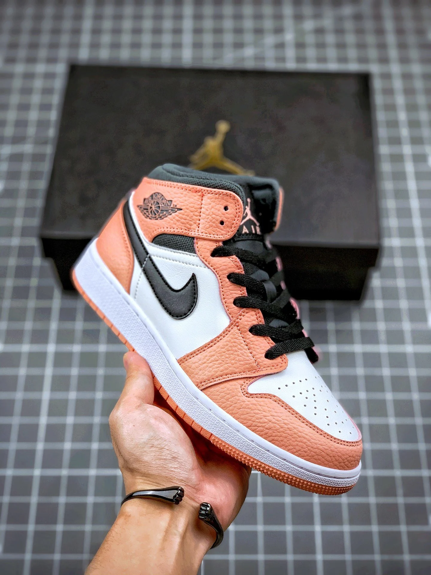 Air Jordan 1 Mid GS Pink Quartz 555112-603 For Sale