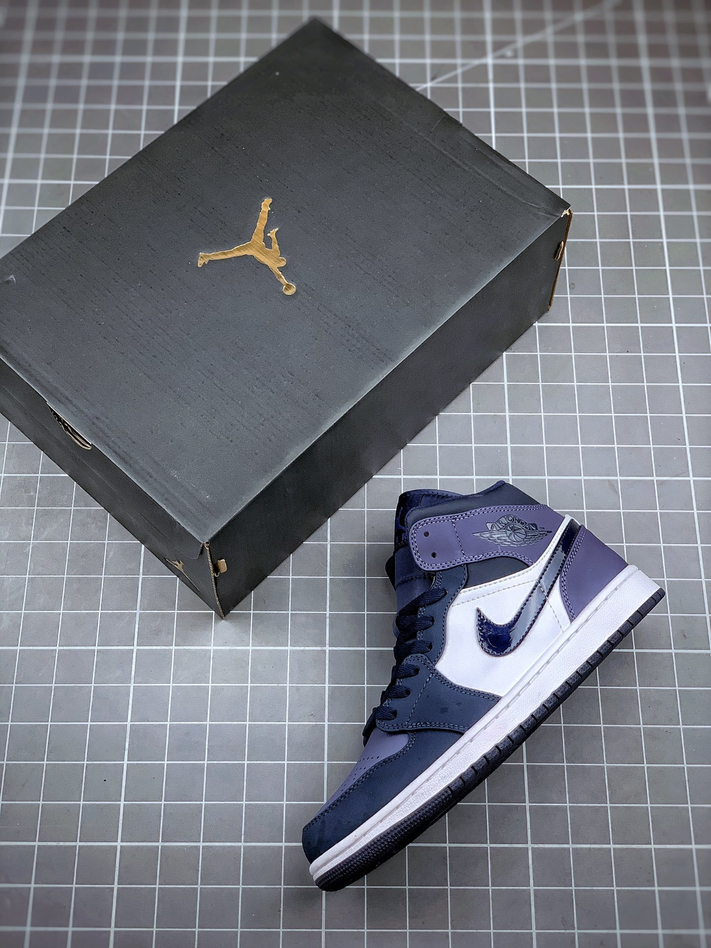 Air Jordan 1 Mid Obsidian Sanded Purple-White For Sale