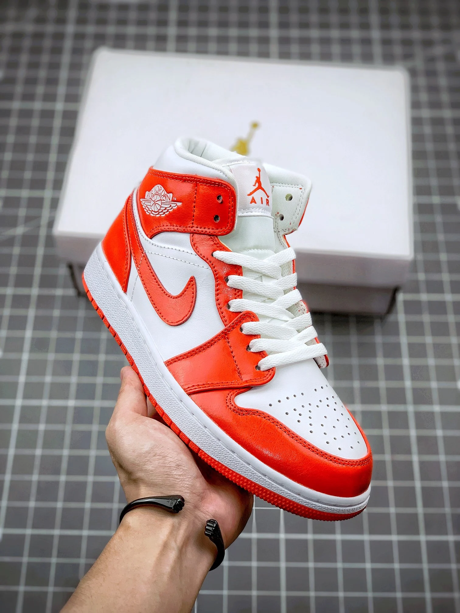 Air Jordan 1 Mid Orange and White BQ6472-116 For Sale