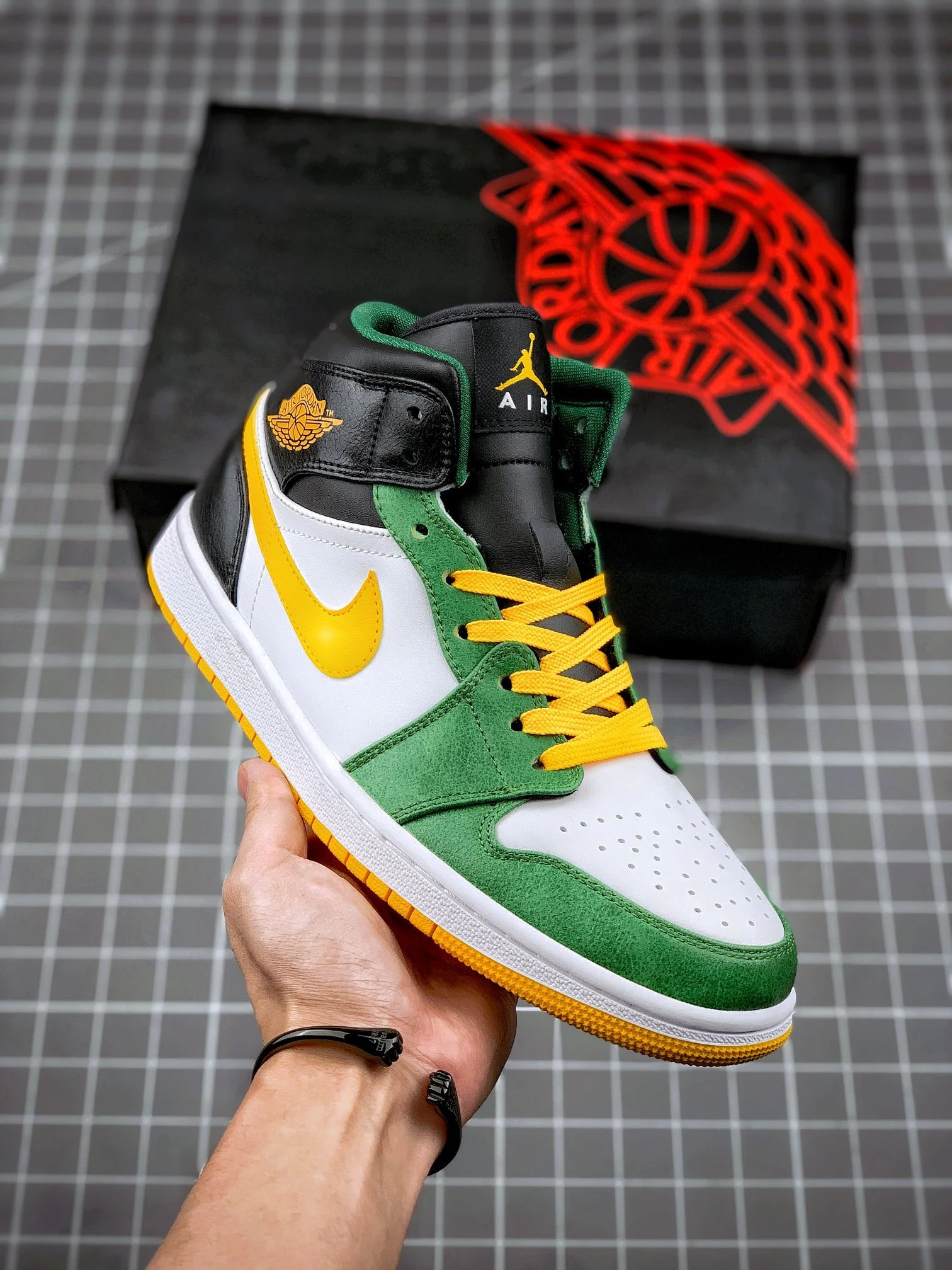 Air Jordan 1 Mid Sonics Gorge Green University Gold-White-Black For Sale