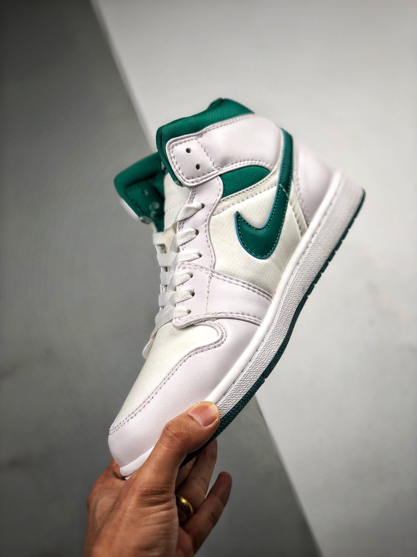 Air Jordan 1 Mid White Mystic Green On Sale