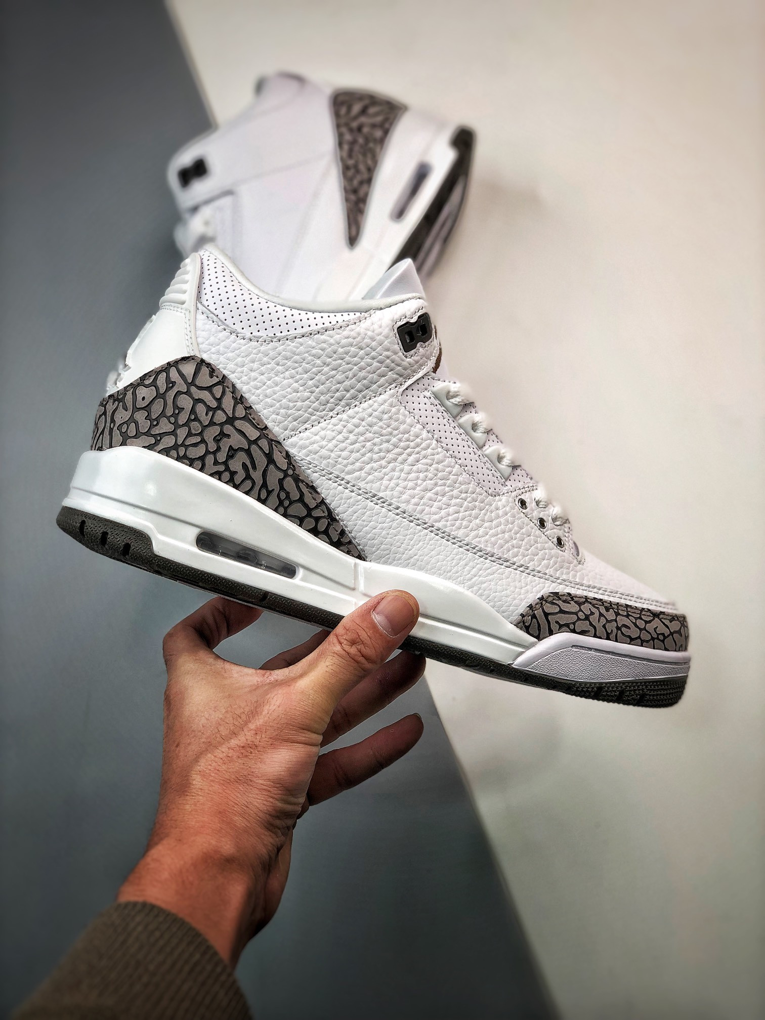 Air Jordan 3 Mocha White Chrome-Dark Mocha 136064-122 For Sale