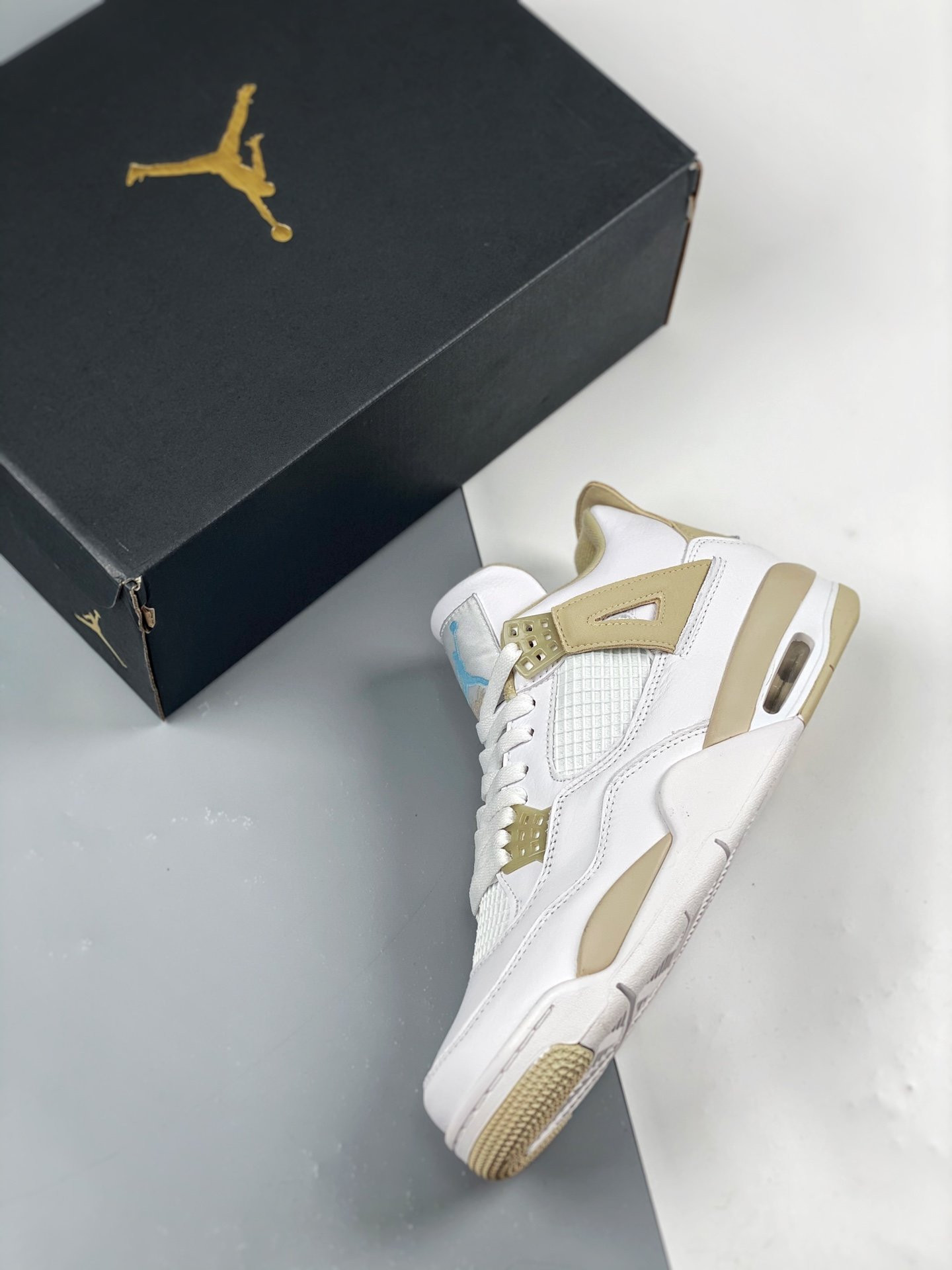 Air Jordan 4 Linen White Boarder Blue-Light Sand For Sale