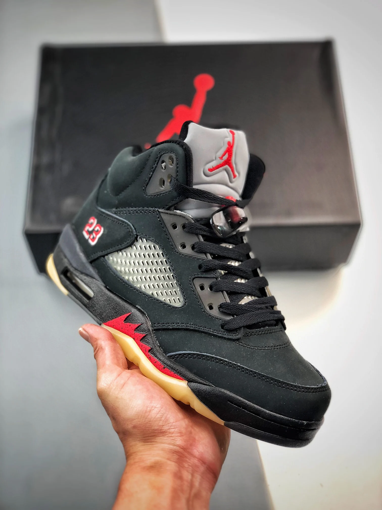 Air Jordan 5 Gore-Tex Off Noir Fire Red Black Muslin DR0092-001 For Sale