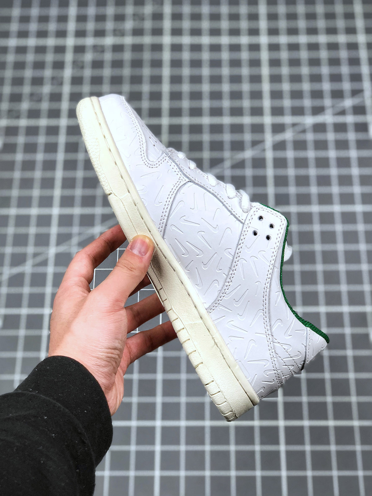 Ben-G x Nike SB Dunk Low White Lucid Green CU3846-100 For Sale