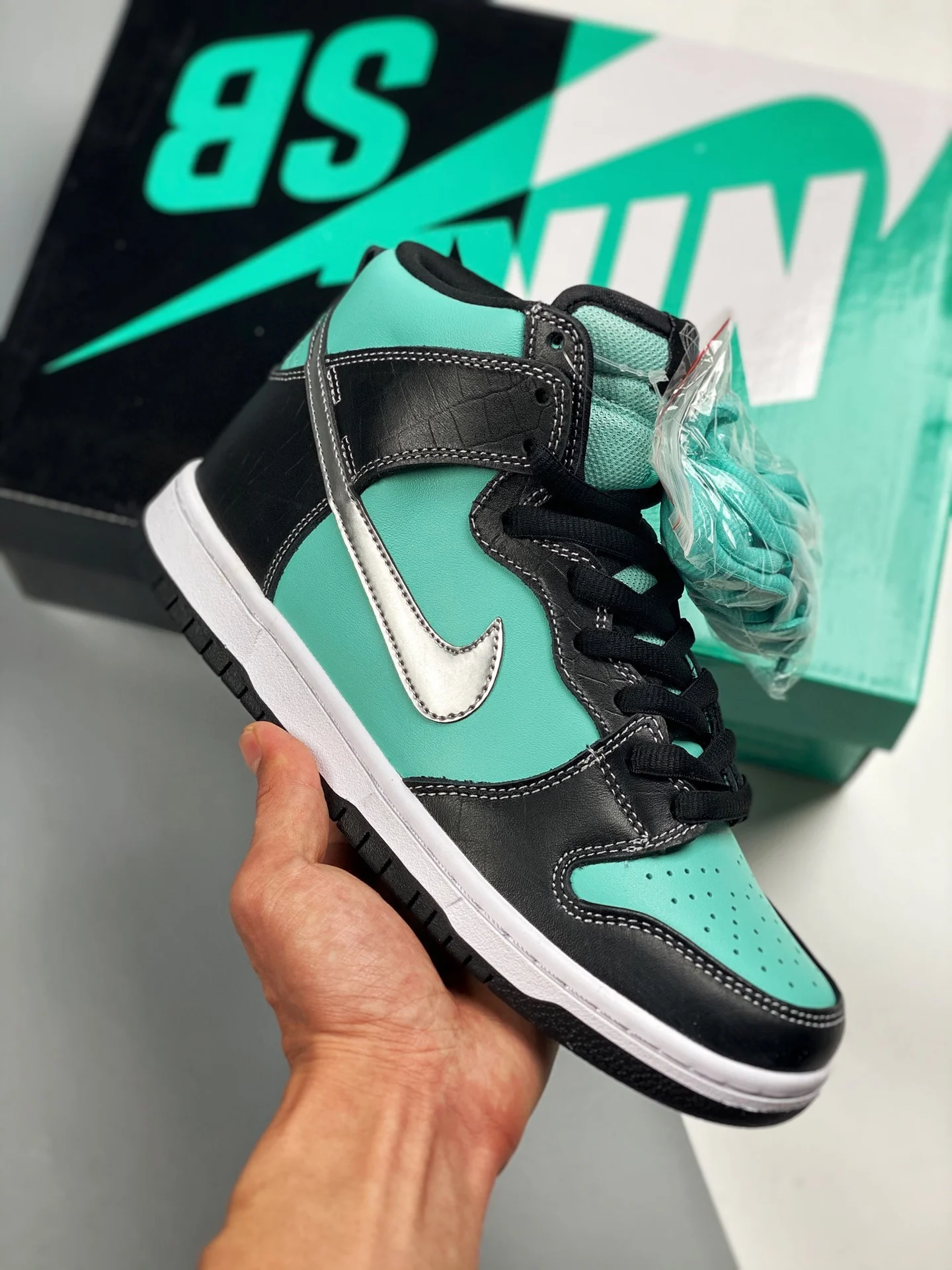 Diamond Supply Co. x Nike SB Dunk High Premium Aqua Chrome-Black For Sale