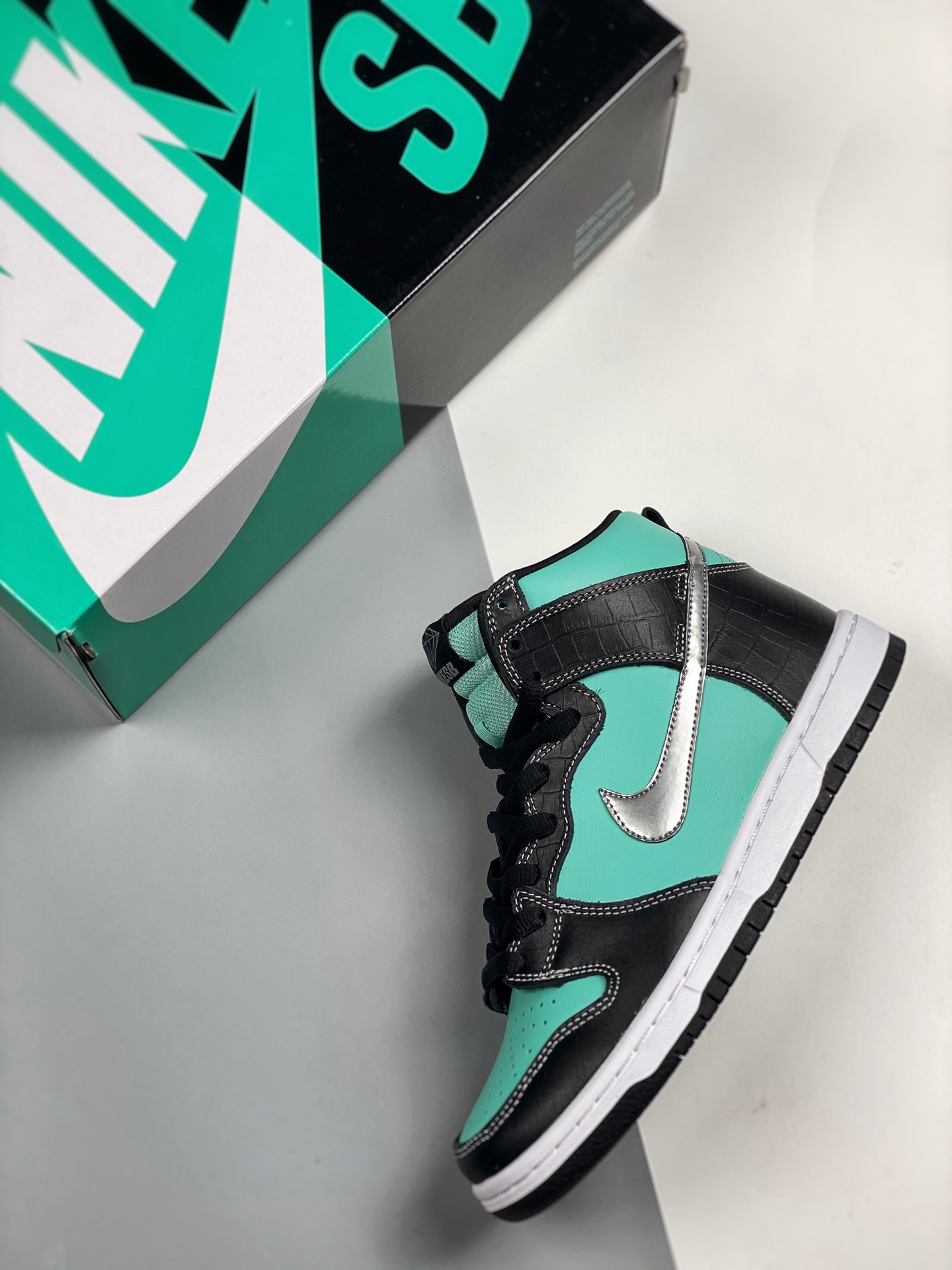 Diamond Supply Co. x Nike SB Dunk High Premium Aqua Chrome-Black For Sale