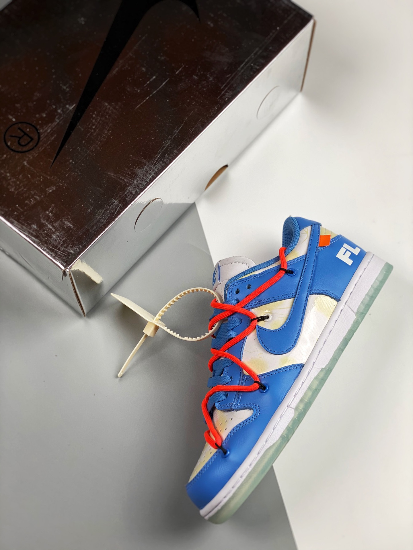 Futura x Off-White x Nike SB Dunk Low UNC For Sale