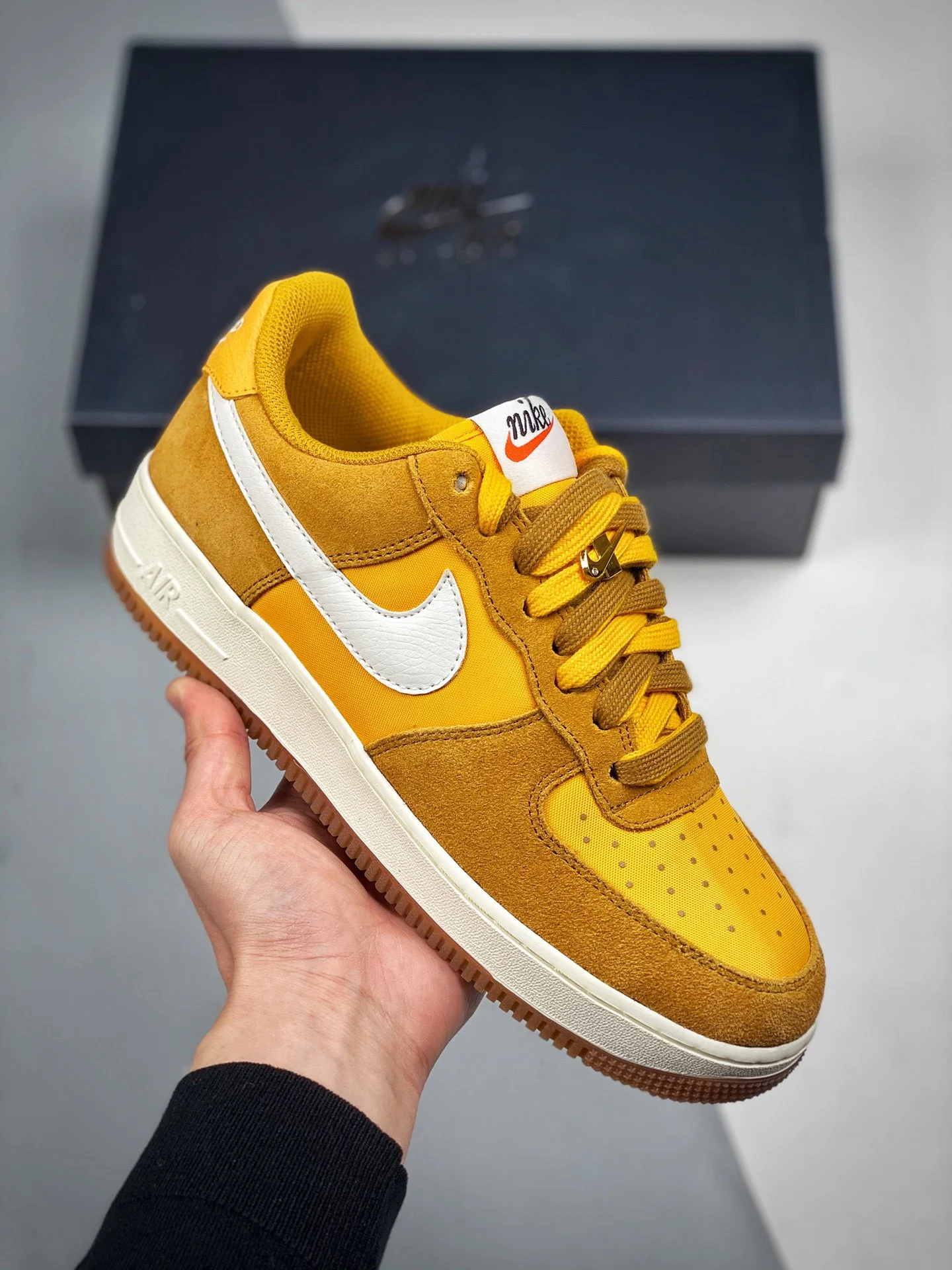 Nike Air Force 1 Low First Use University Gold For Sale