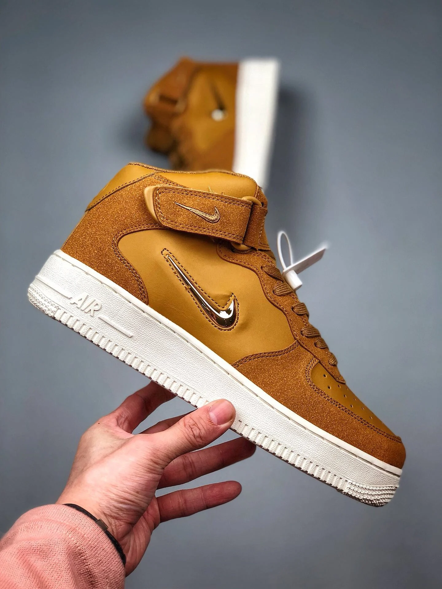 Nike Air Force 1 Mid 07 LV8 Muted Bronze For Sale