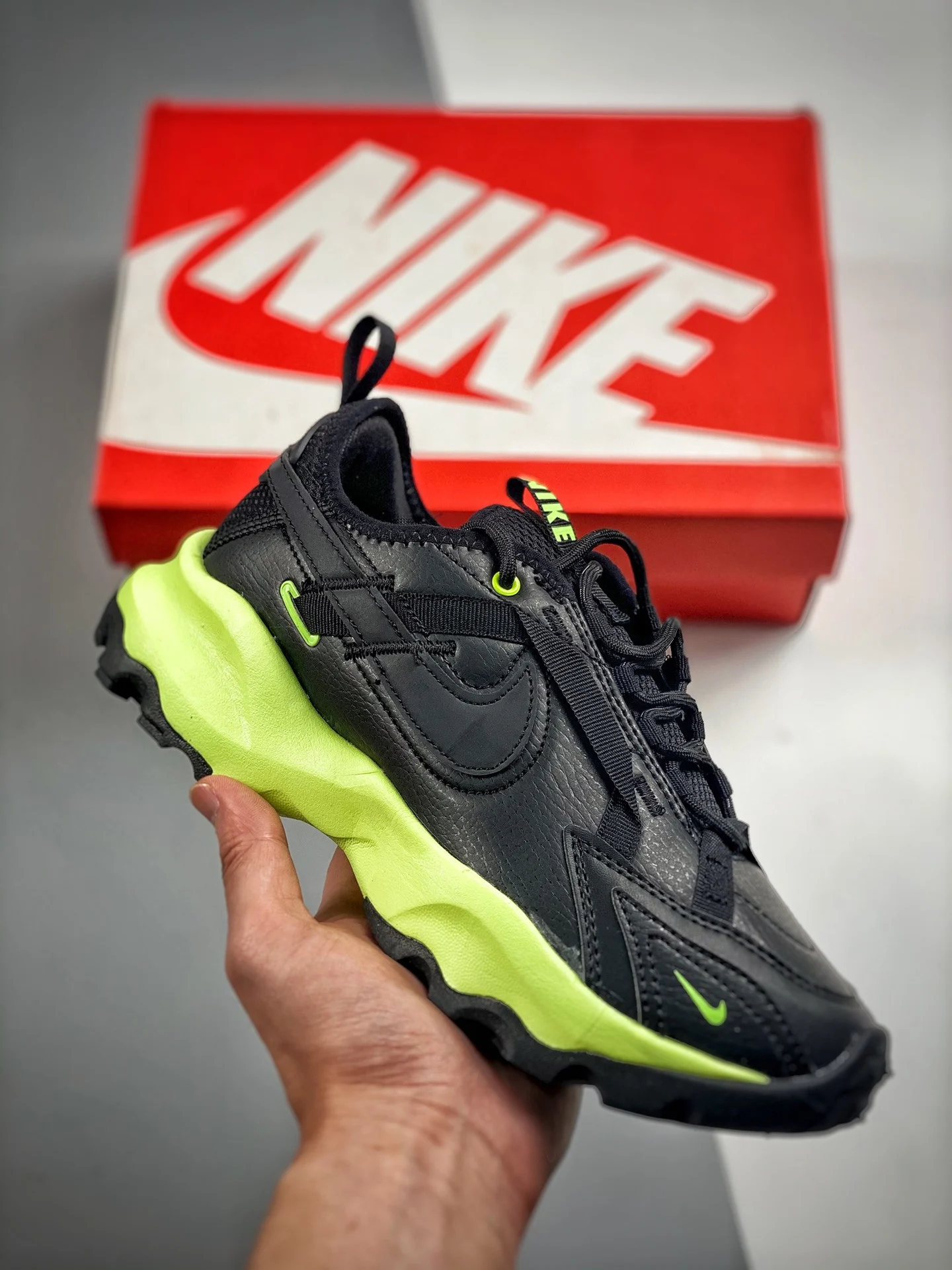 Nike TC 7900 Black Ghost Green DD9681-001 For Sale