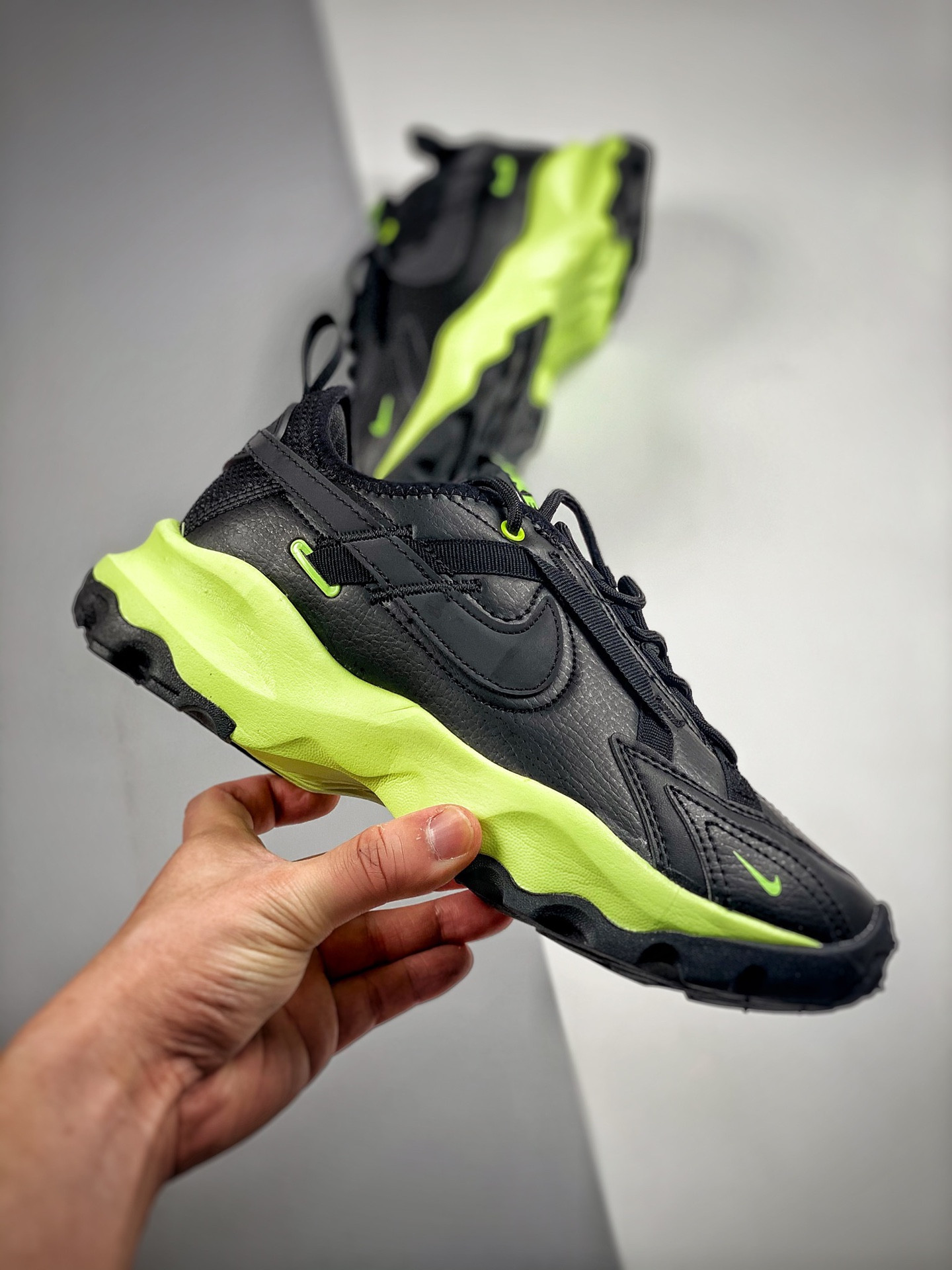 Nike TC 7900 Black Ghost Green DD9681-001 For Sale