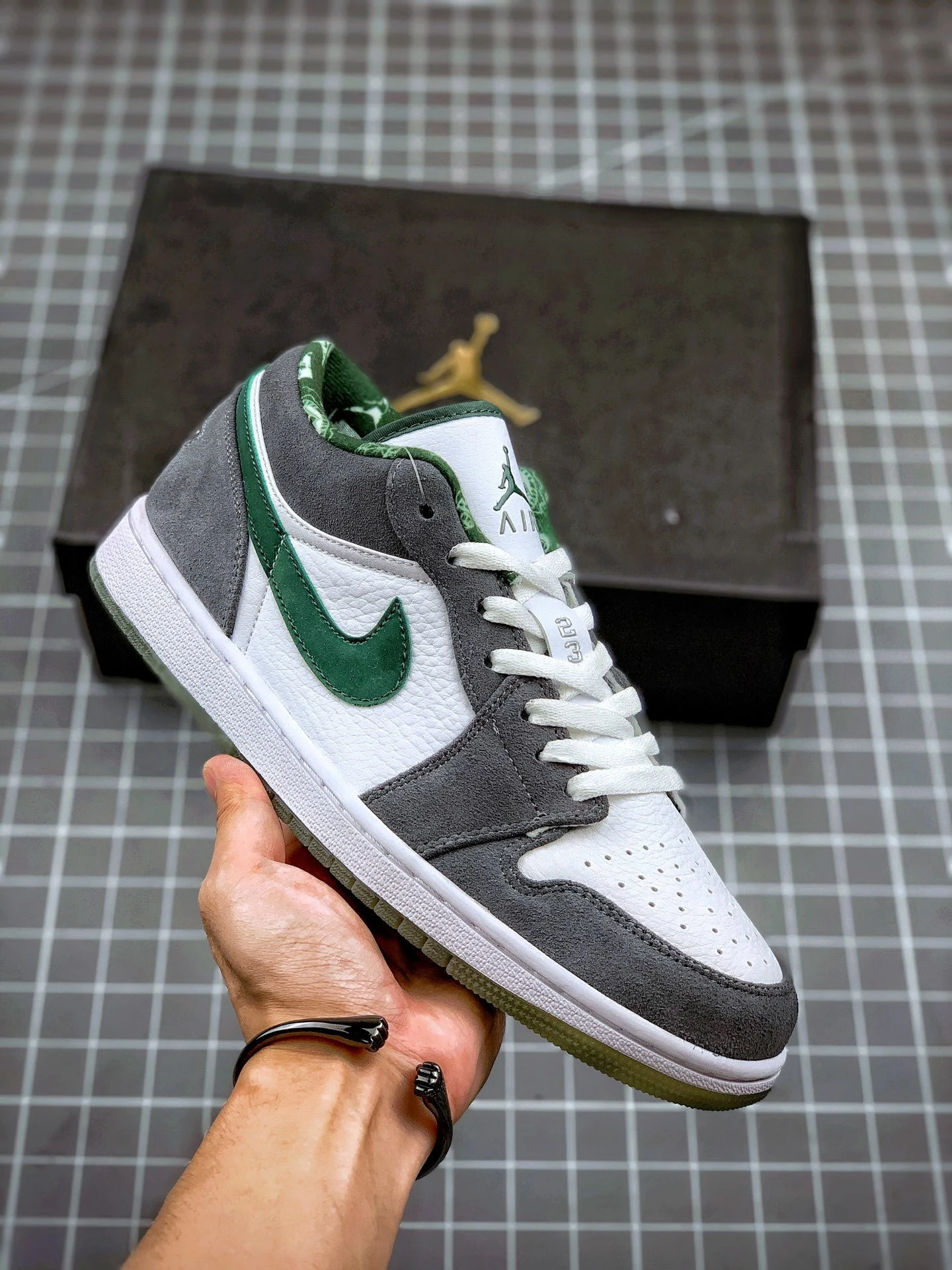 Air Jordan 1 Low North Side White Dark Forest-Light Graphite For Sale