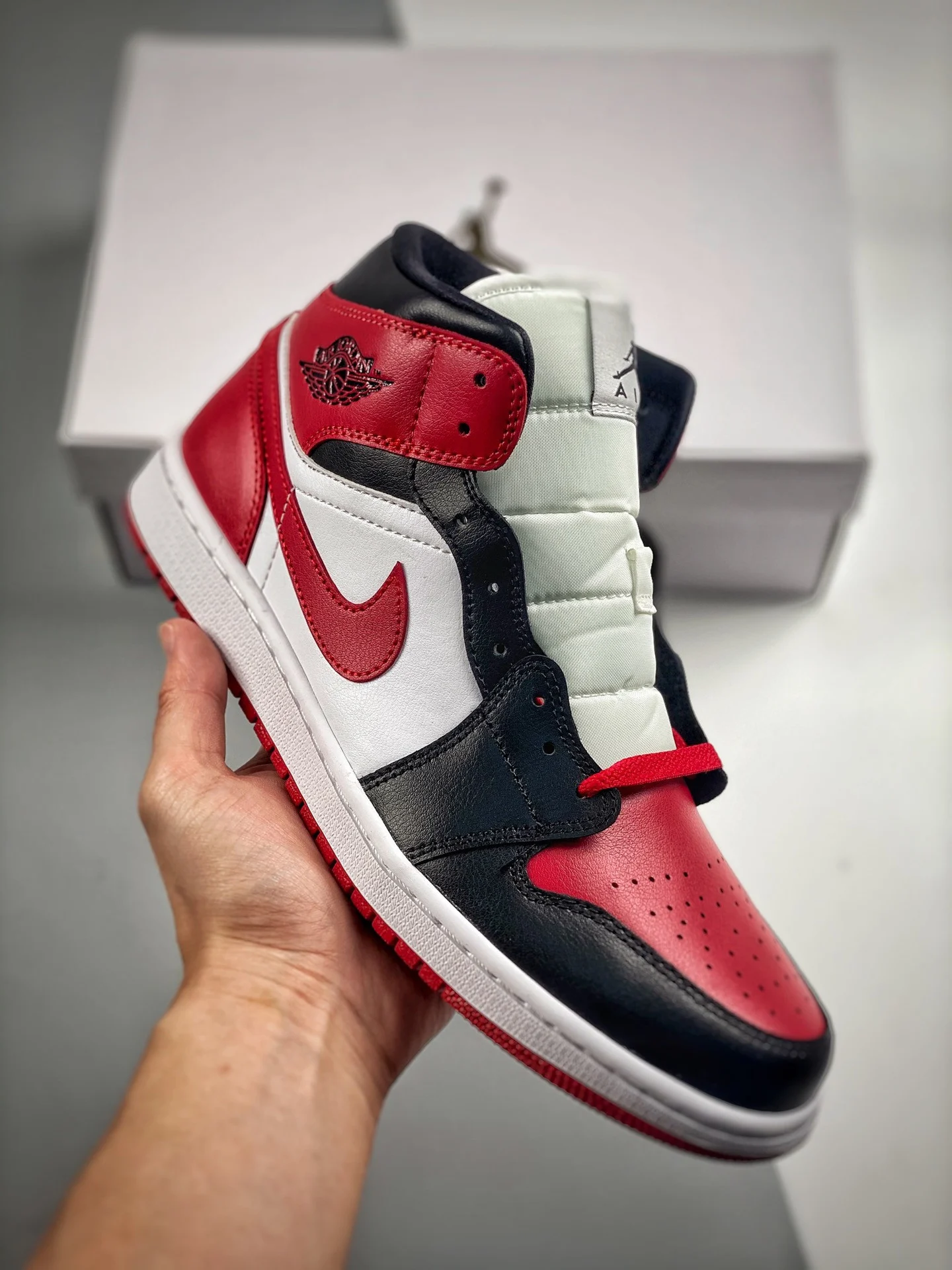 Air Jordan 1 Mid Bred Toe BQ6472-079 For Sale