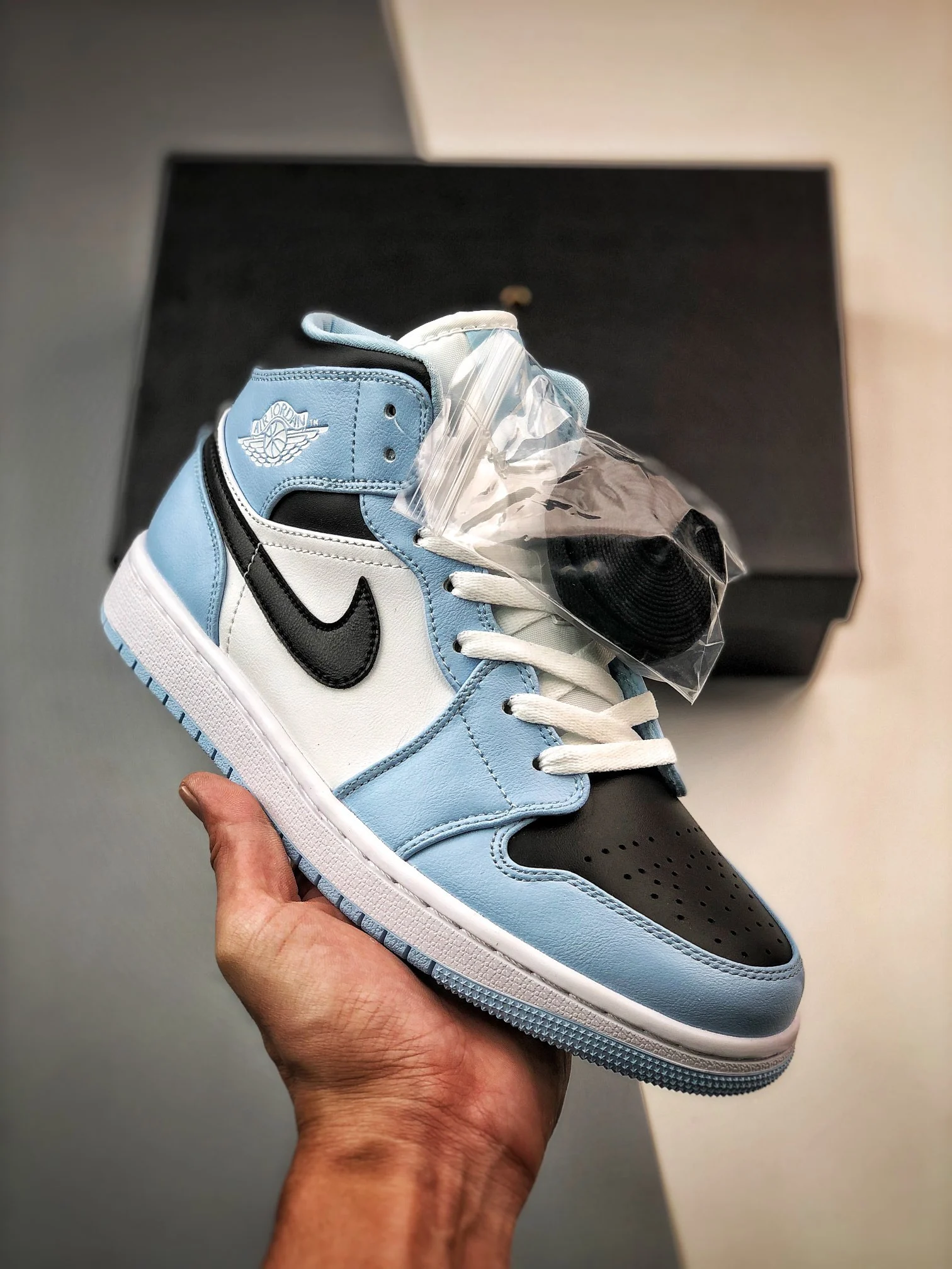 Air Jordan 1 Mid Ice Blue Black-Sail-White 555112-401 For Sale