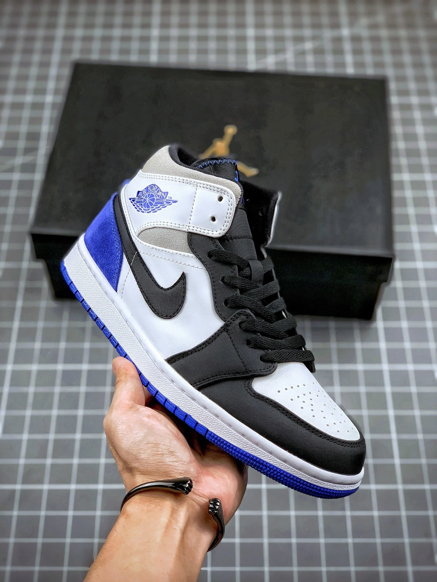 Air Jordan 1 Mid SE Game Royal 852542-102 For Sale