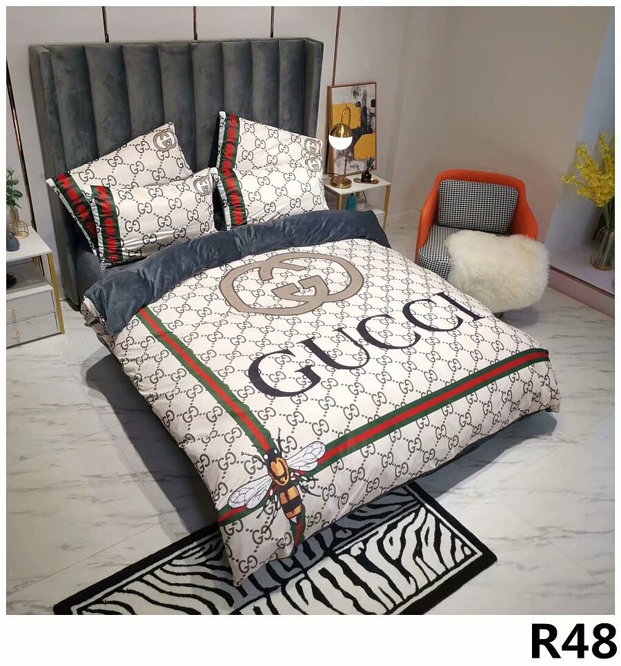 Guccigoldth.Com Logo Brand Bedding Set Bedroom Luxury Bedspread Home Decor