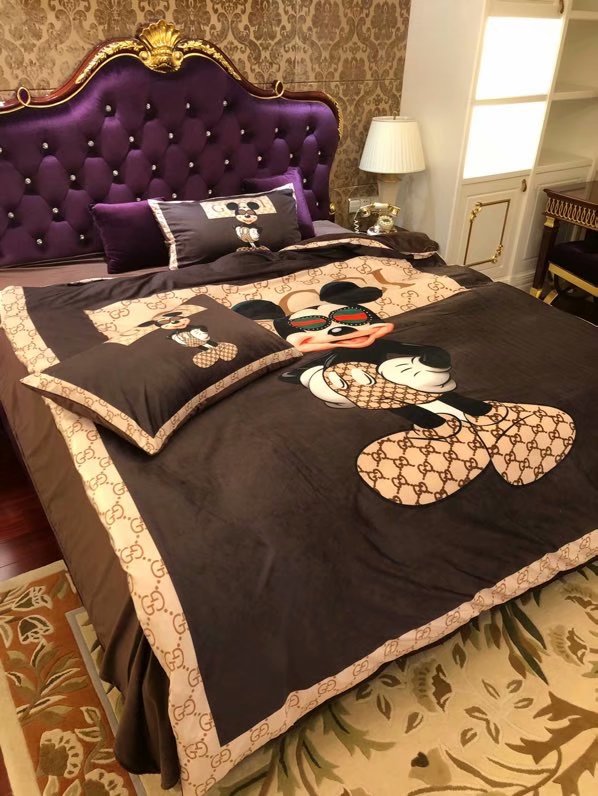 Gucci Logo Brand Bedding Set Home Decor Bedspread Luxury Bedroom